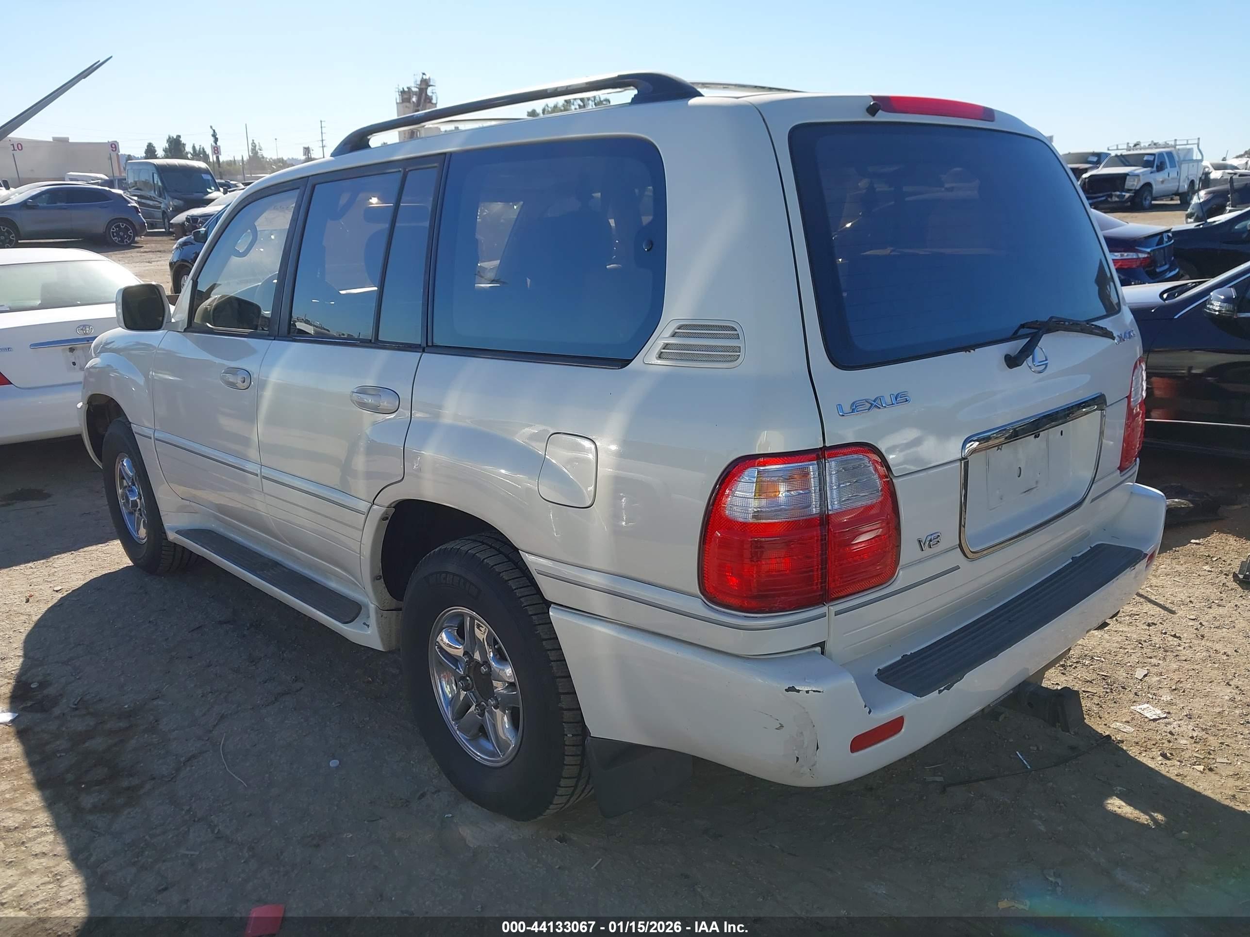 LEXUS LX image 3