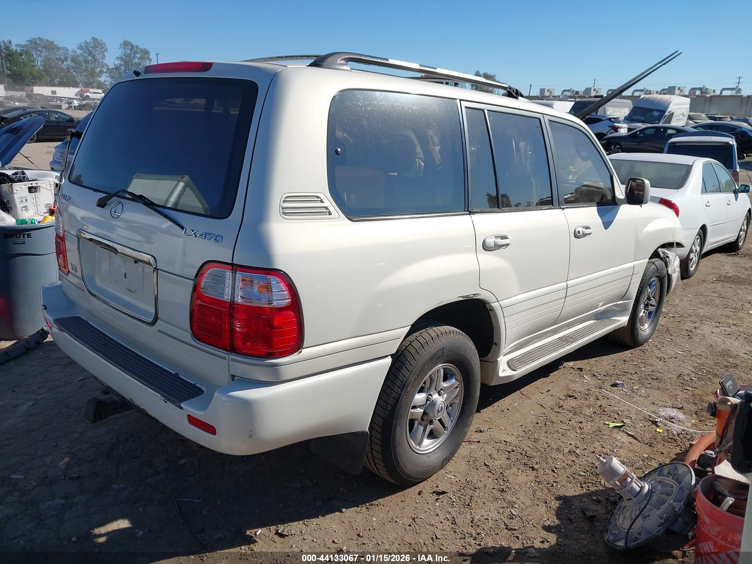 LEXUS LX image 4