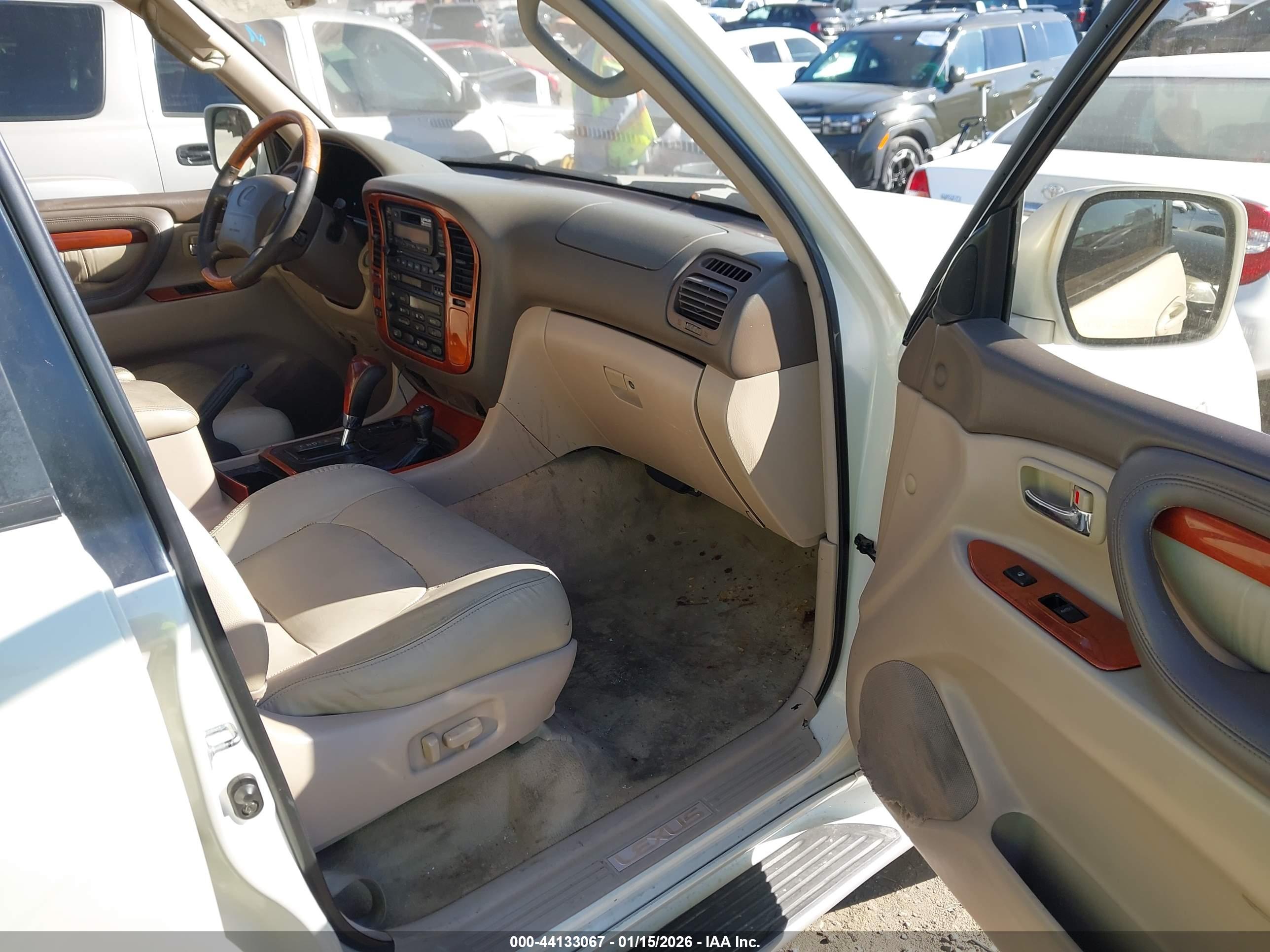 LEXUS LX image 5