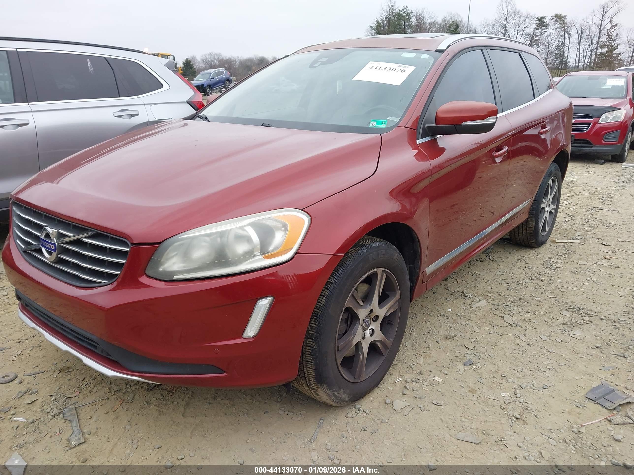 VOLVO XC60 image 2