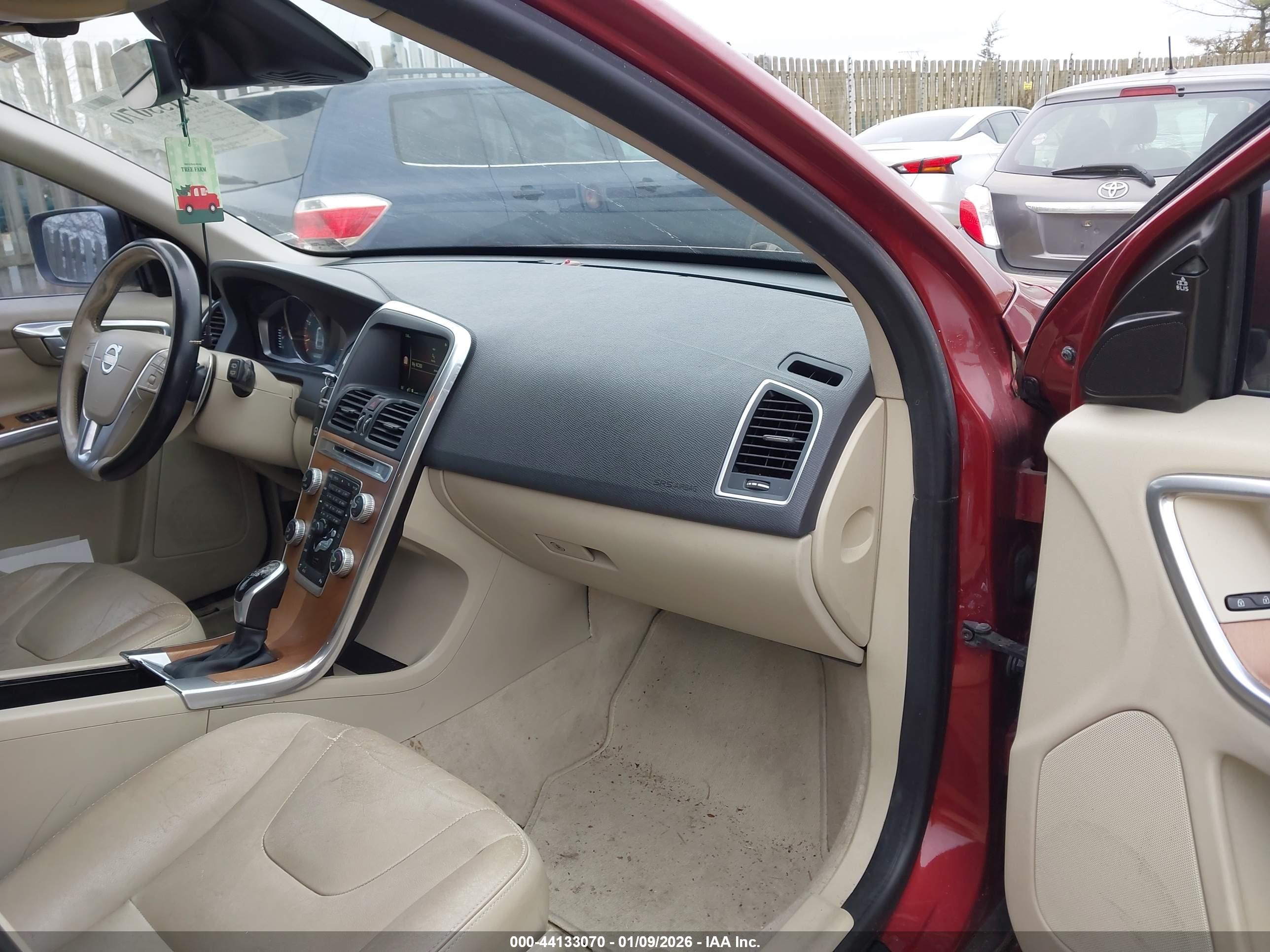 VOLVO XC60 image 5