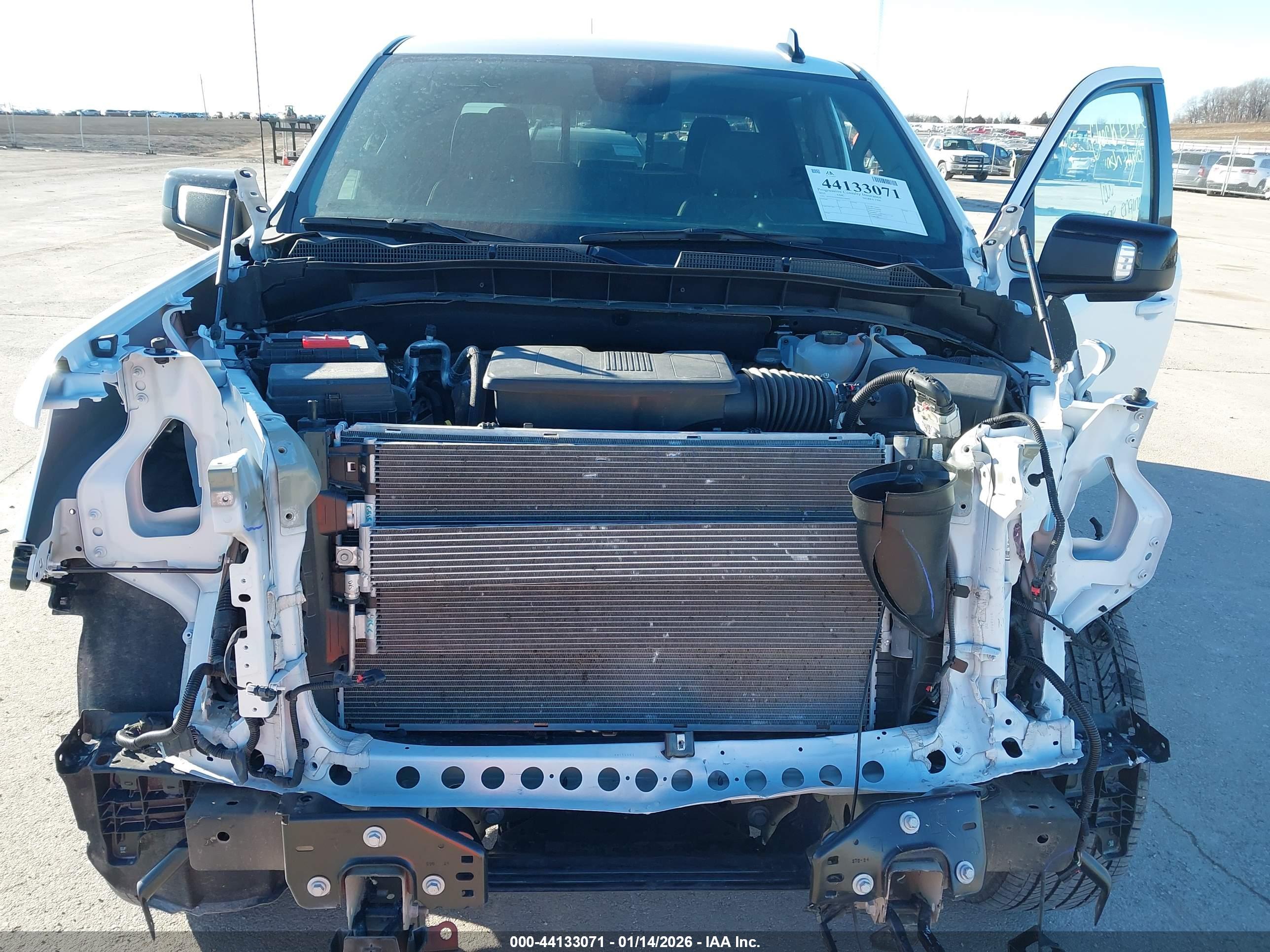 GMC SIERRA image 10