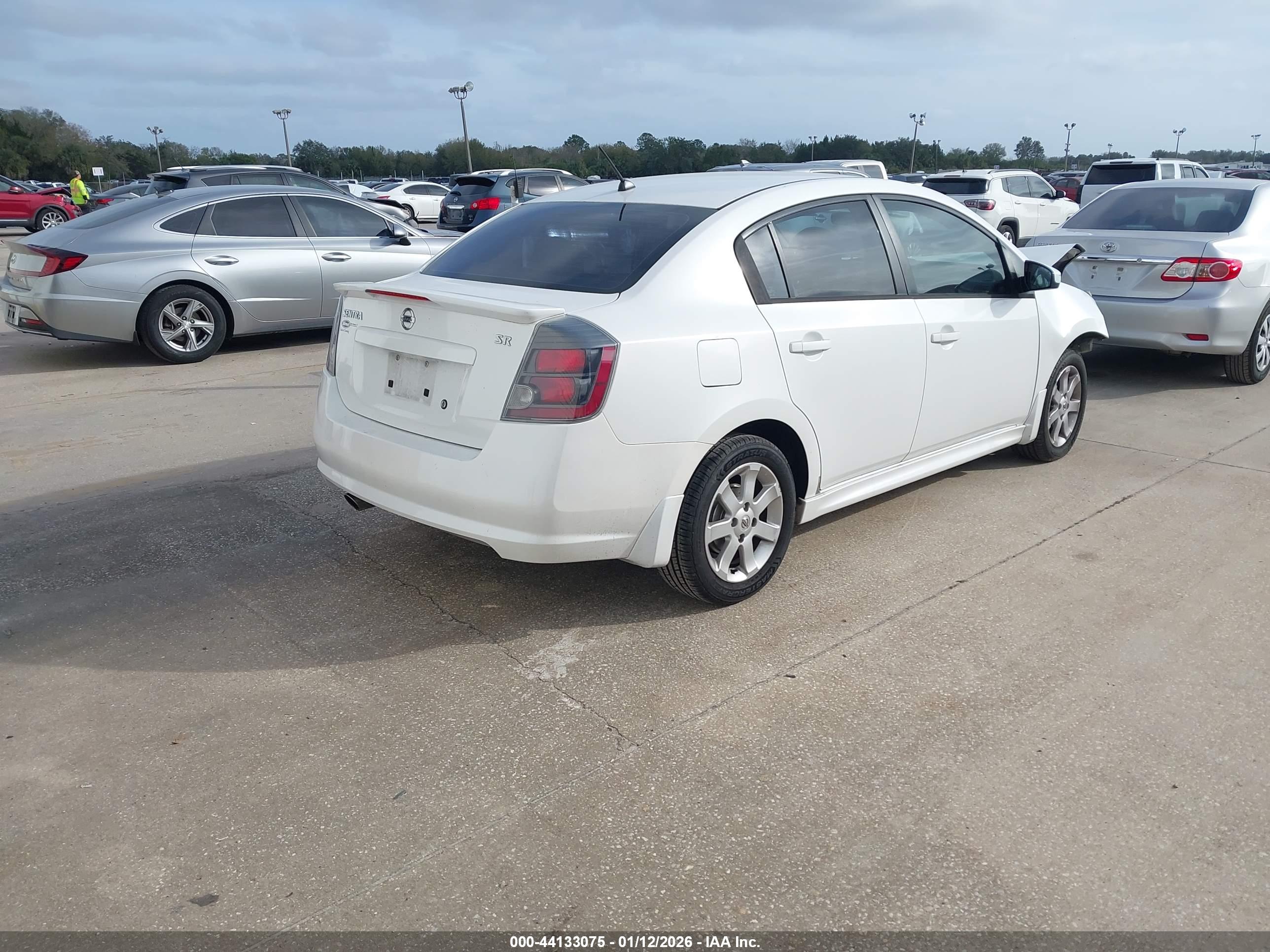NISSAN SENTRA image 4