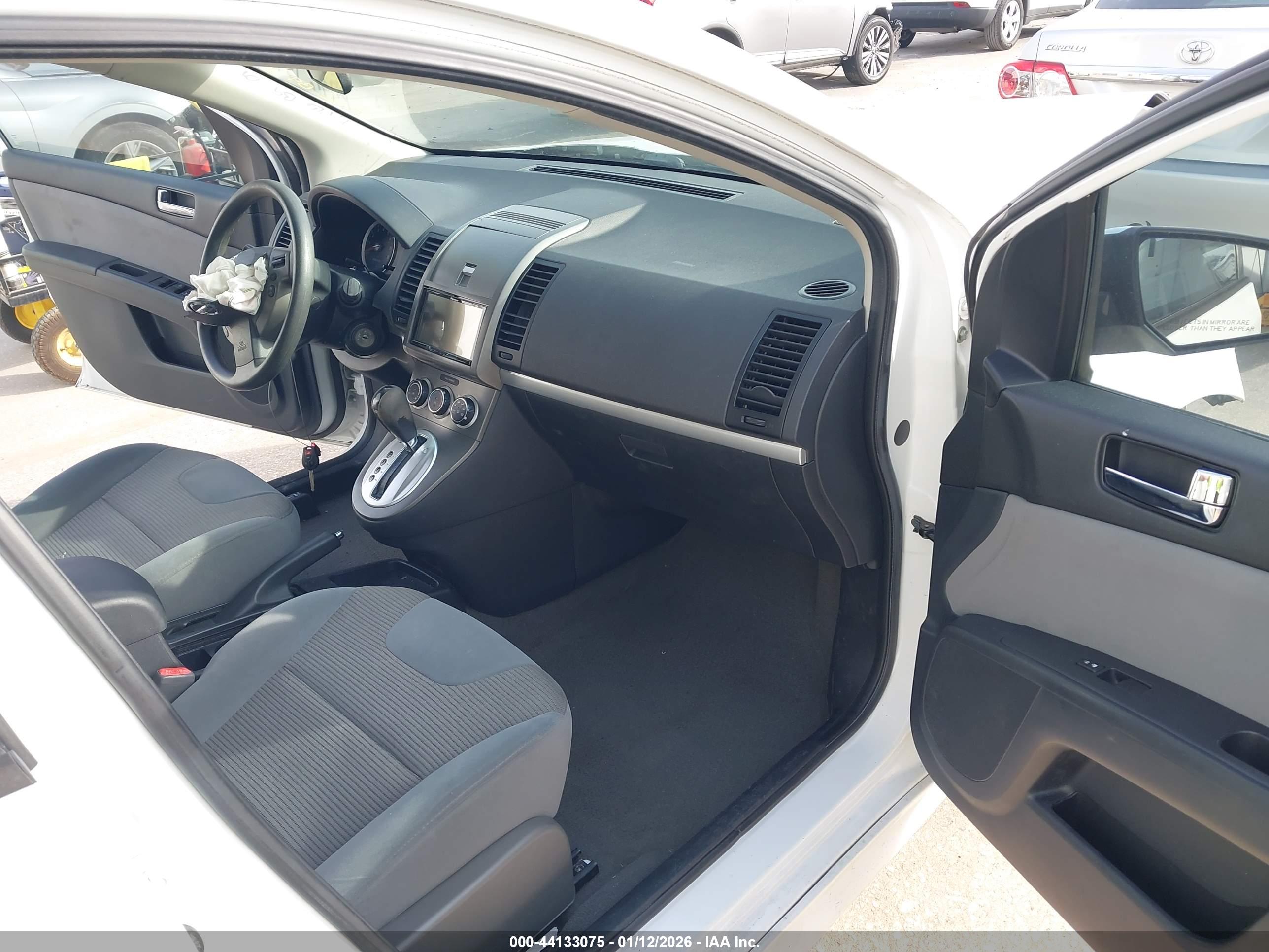 NISSAN SENTRA image 5