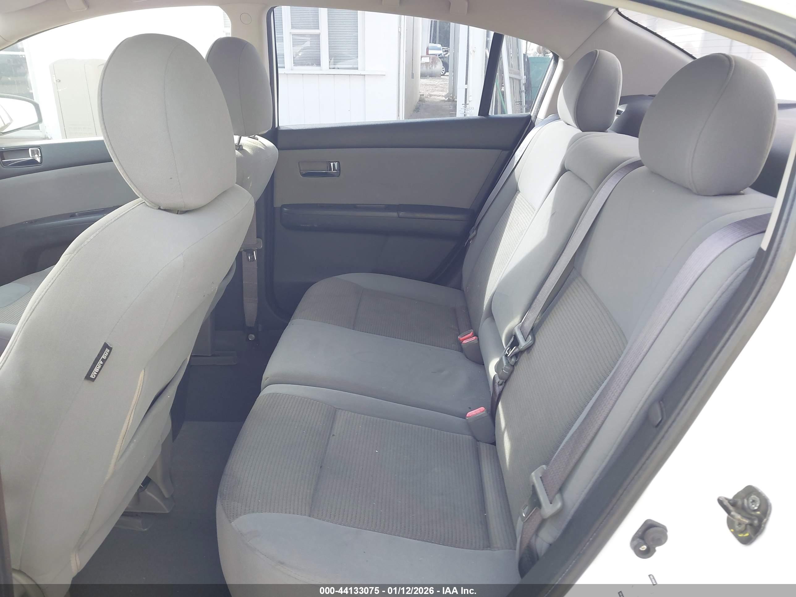 NISSAN SENTRA image 8