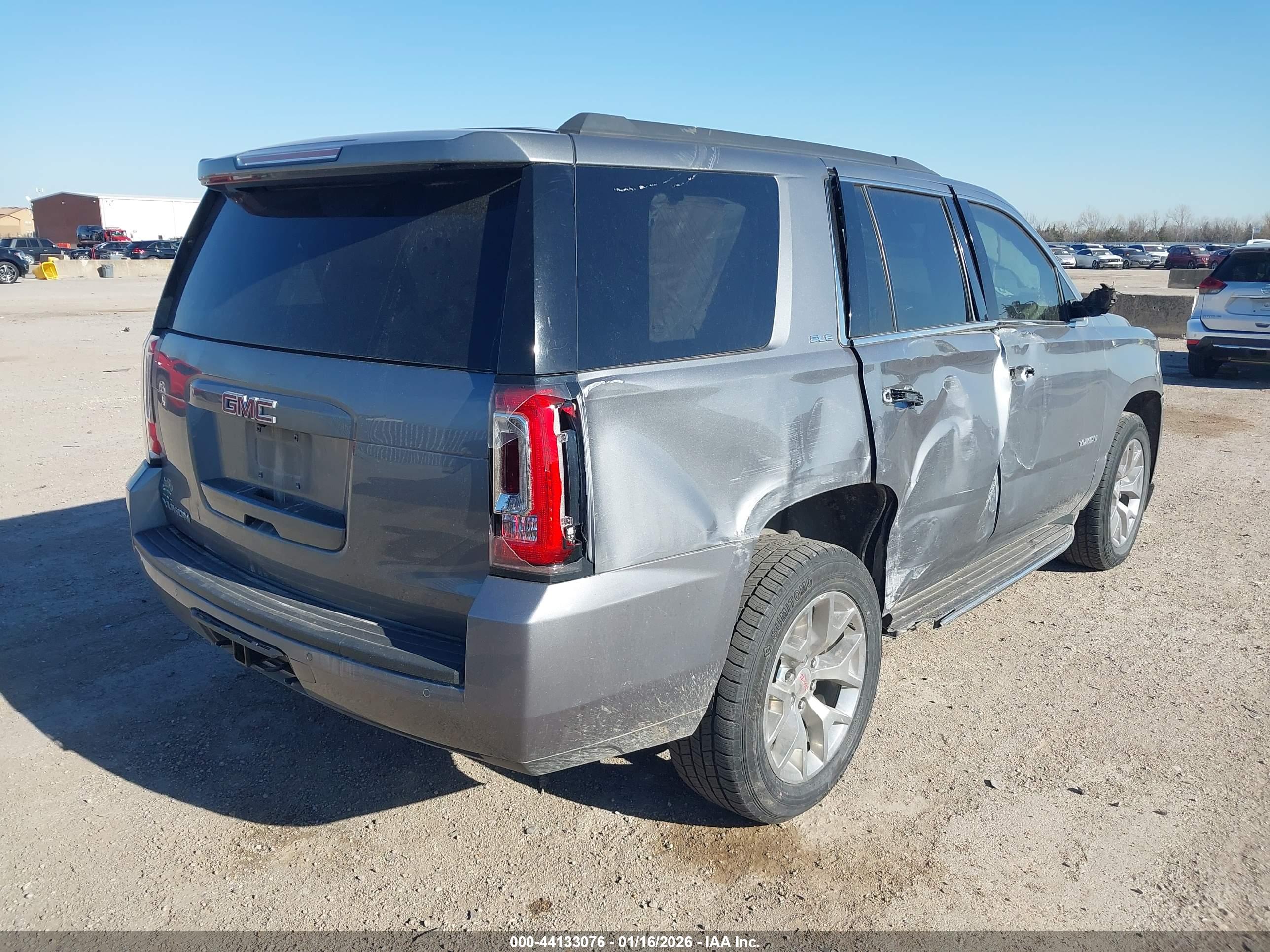 GMC YUKON image 4