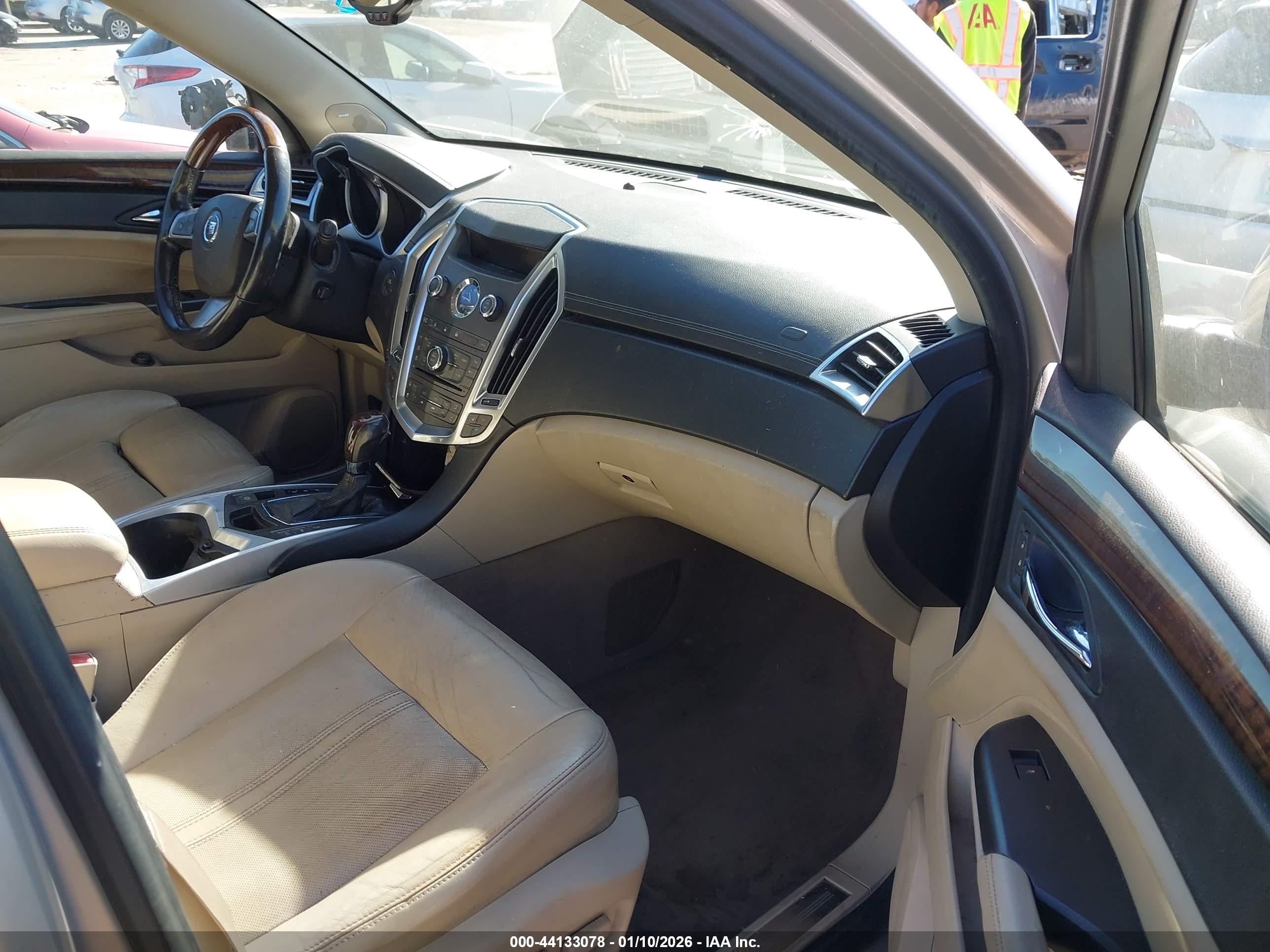 CADILLAC SRX image 5
