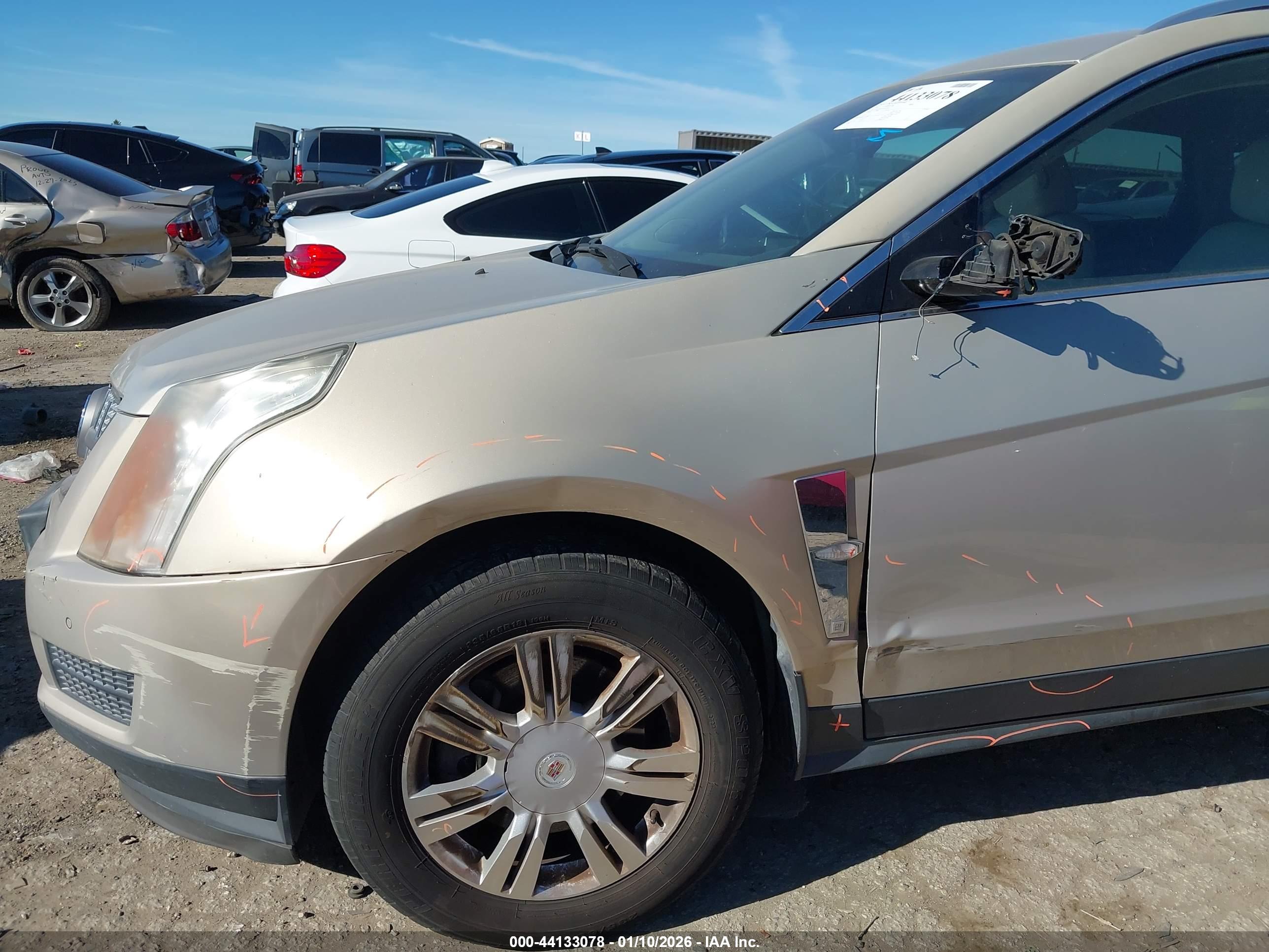 CADILLAC SRX image 6