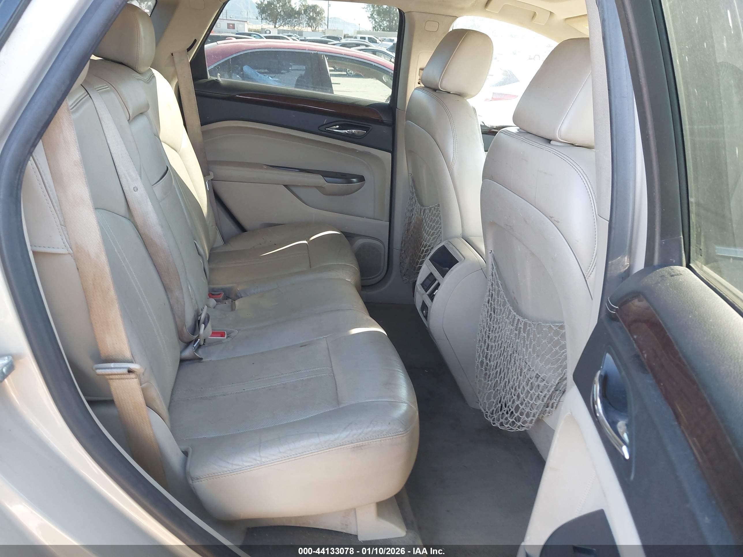 CADILLAC SRX image 8