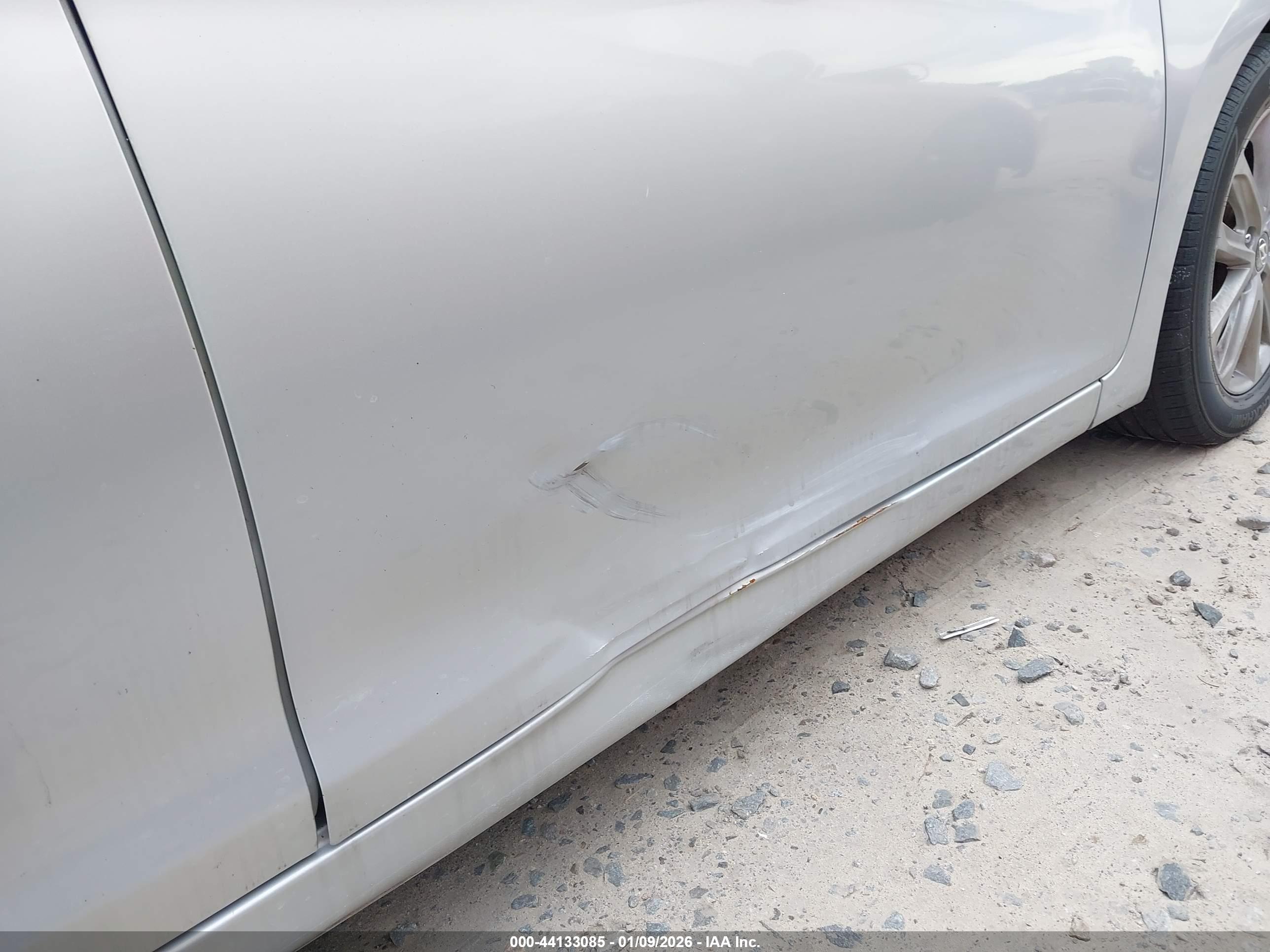 HYUNDAI ELANTRA image 6