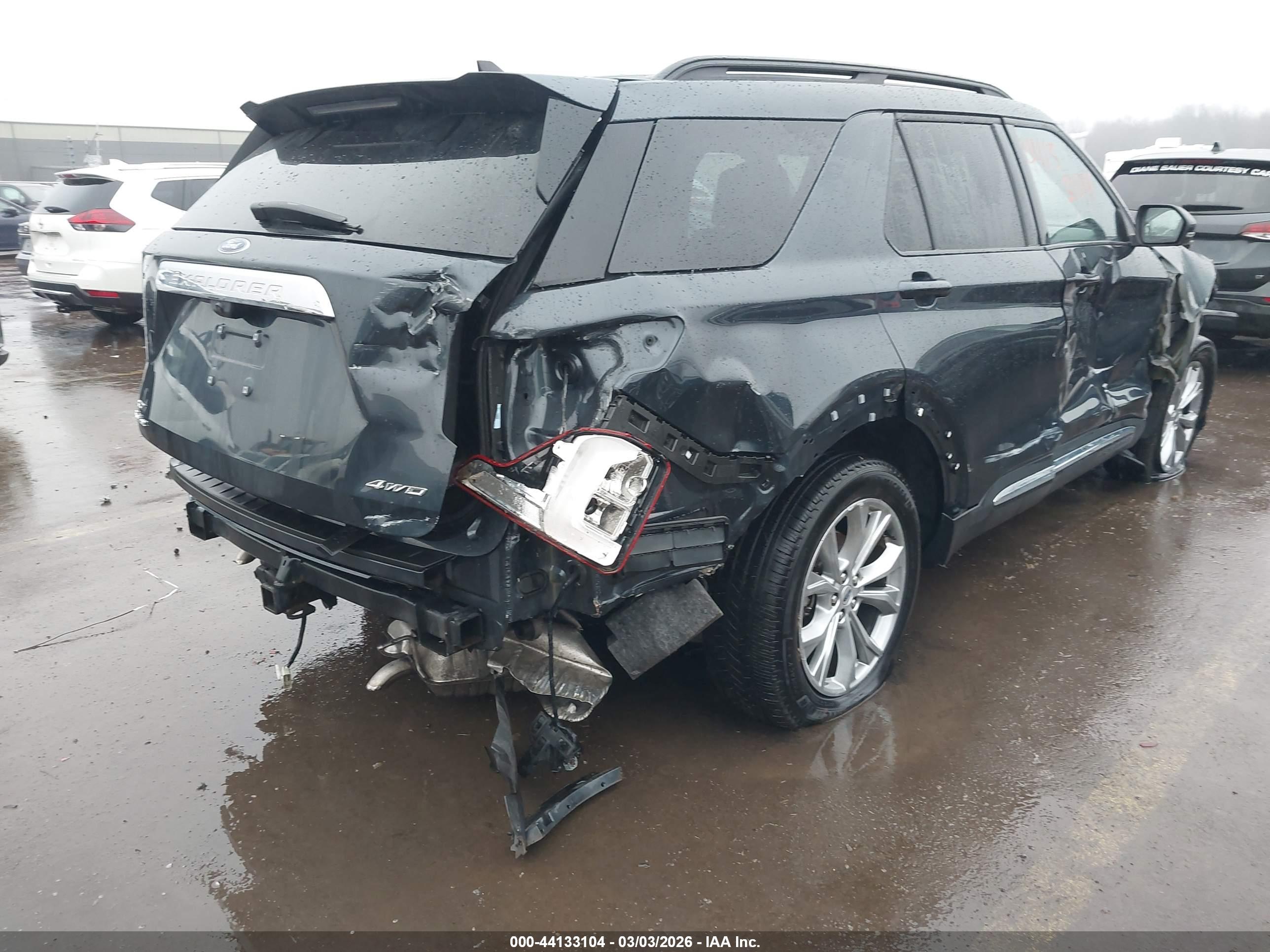FORD EXPLORER image 4