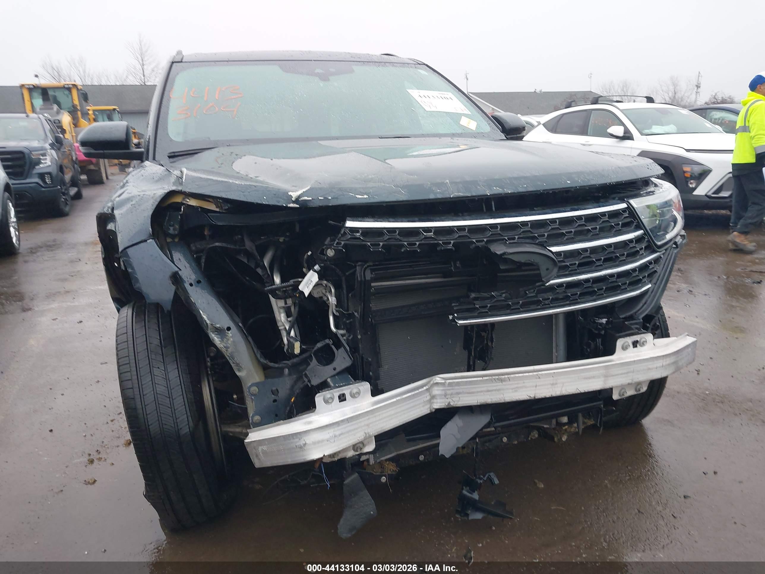 FORD EXPLORER image 6