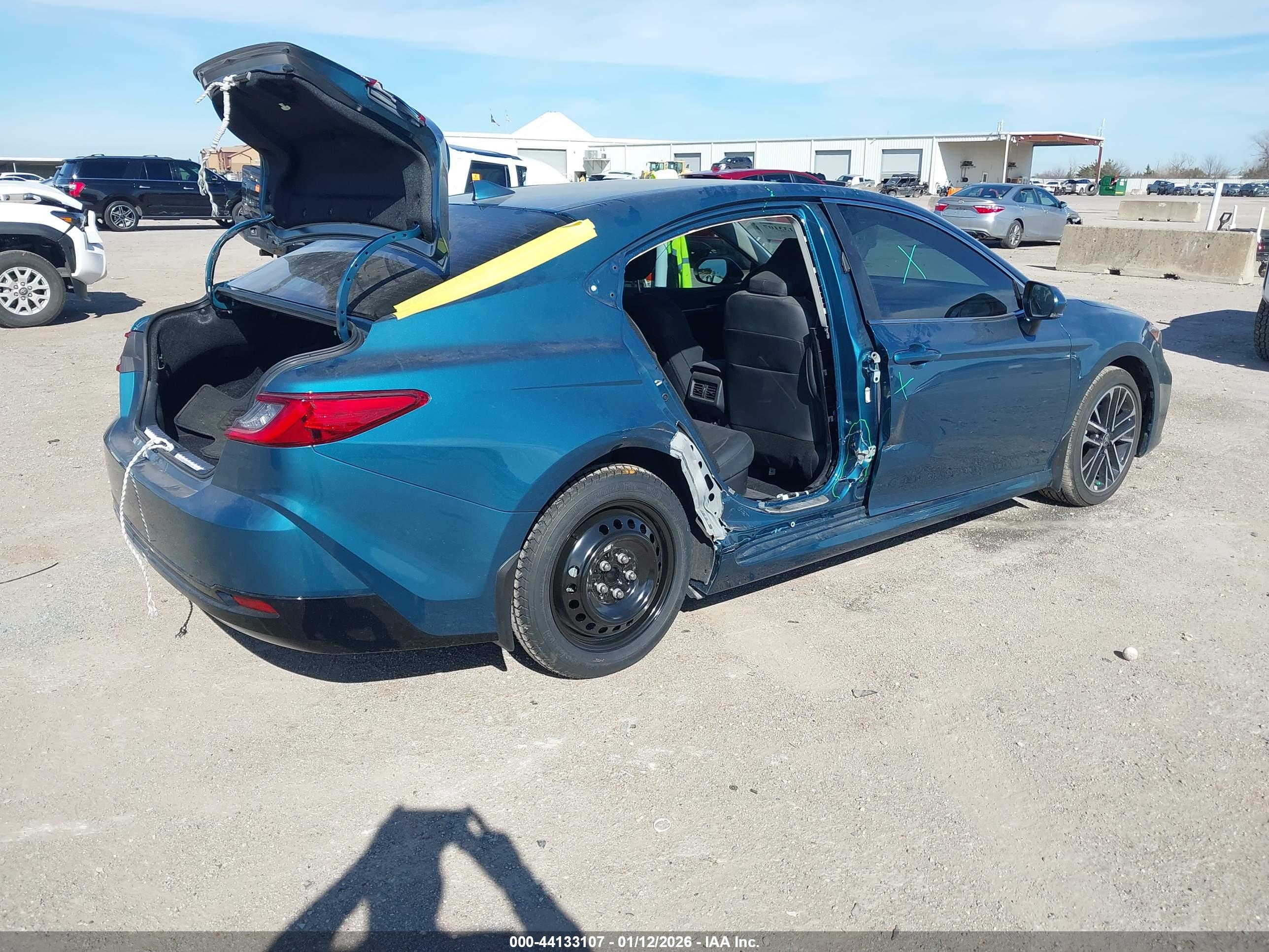 TOYOTA CAMRY image 4