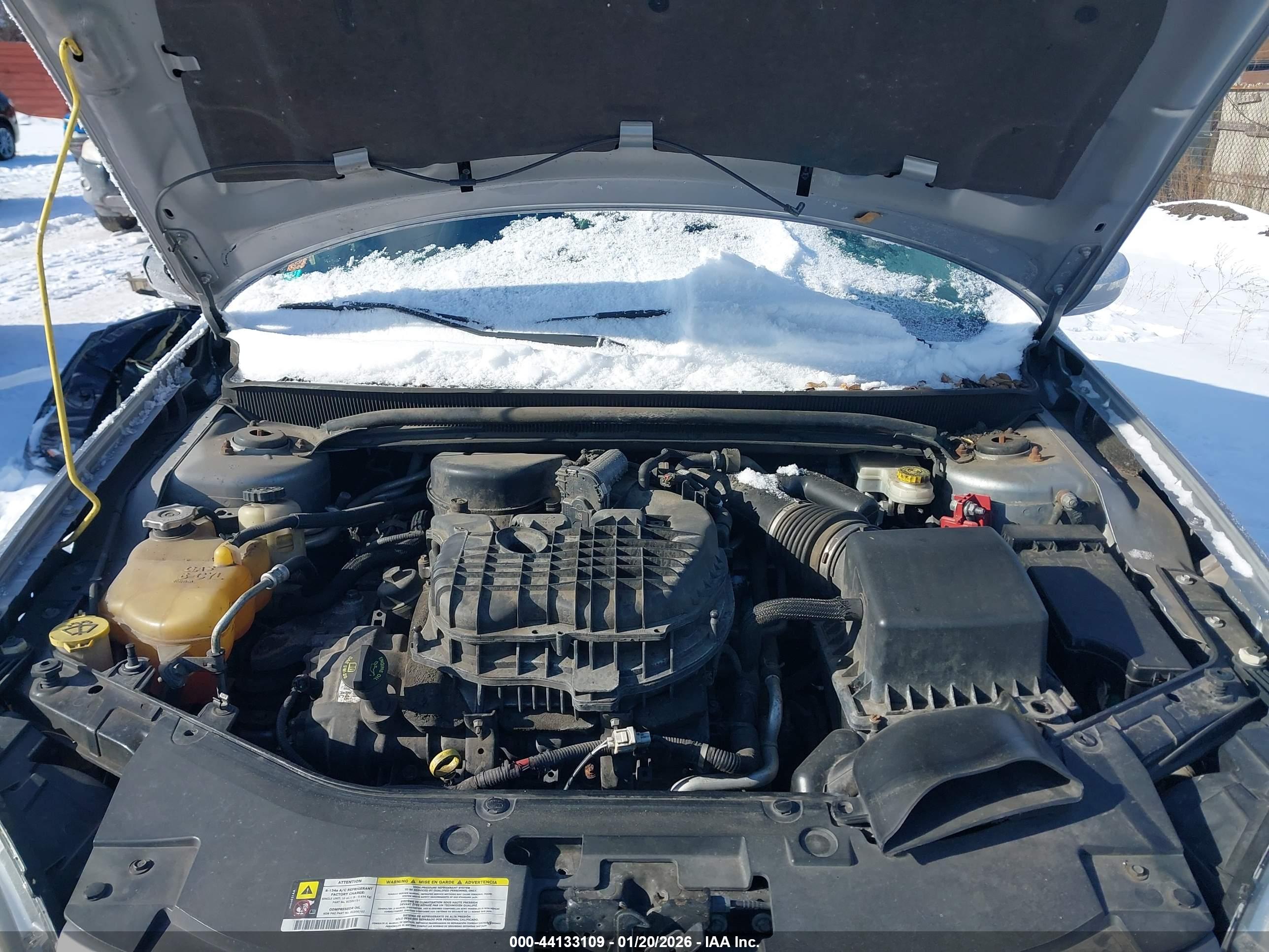 CHRYSLER 200 image 10