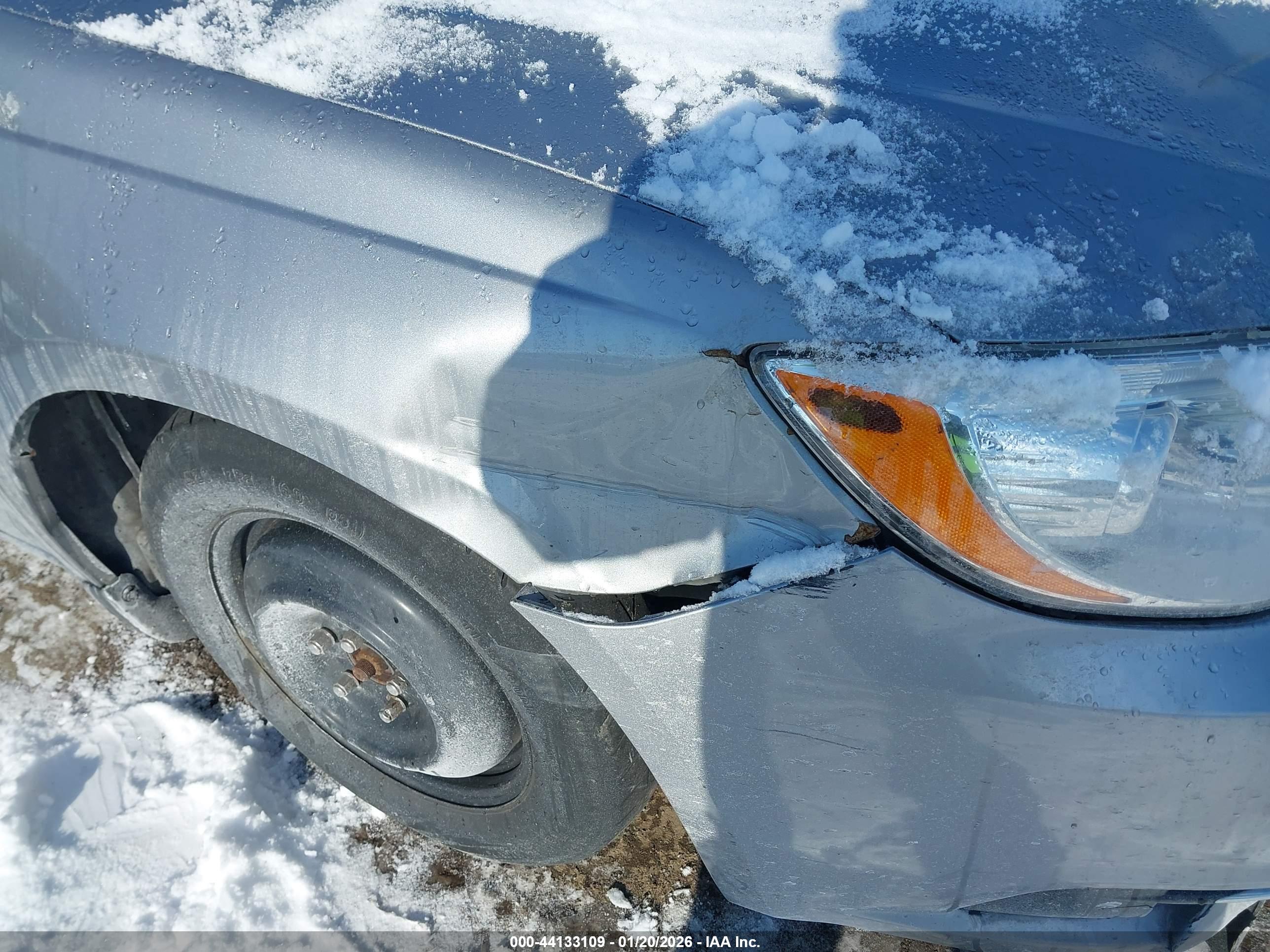 CHRYSLER 200 image 6