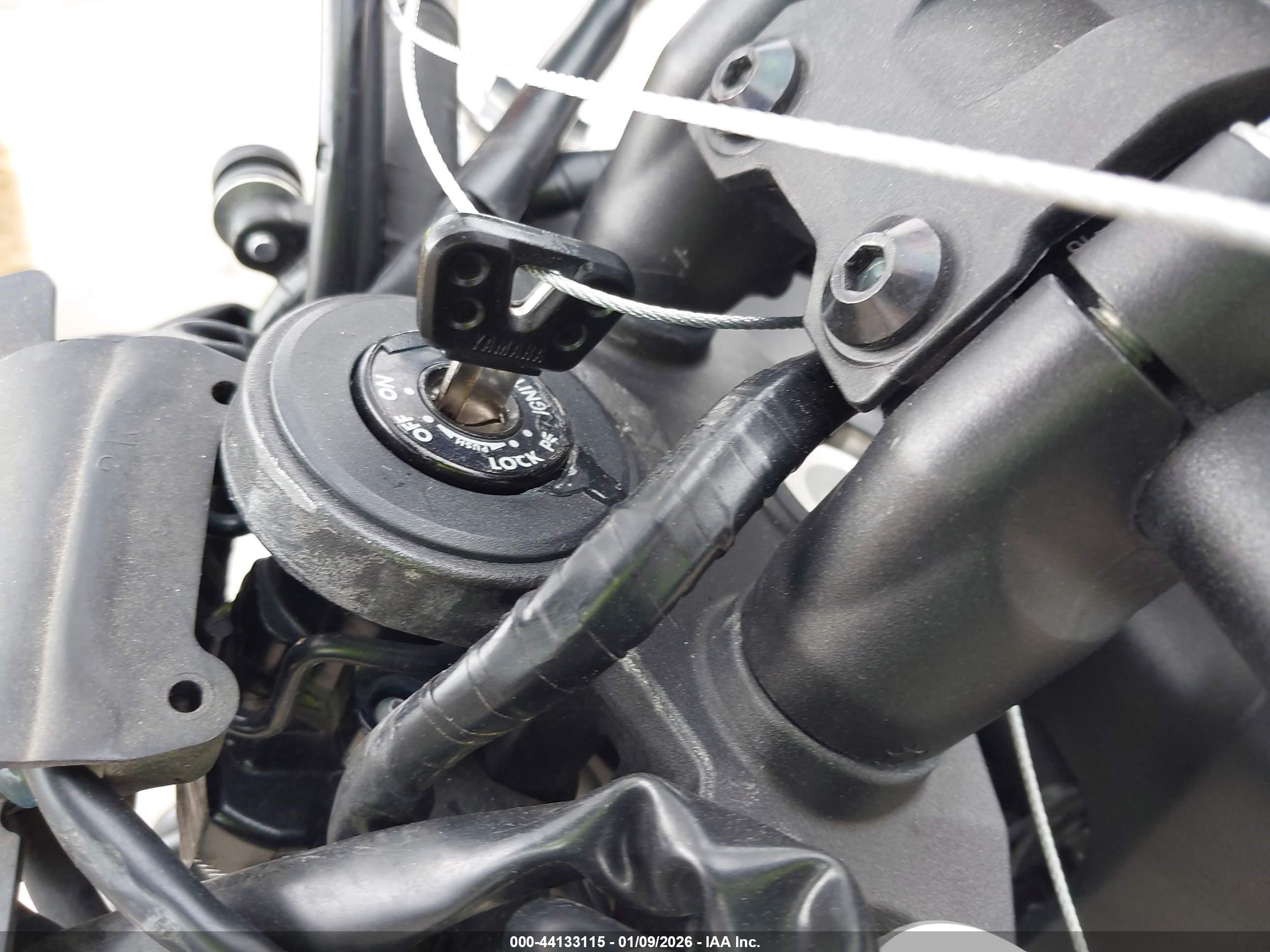 YAMAHA MT07 image 11