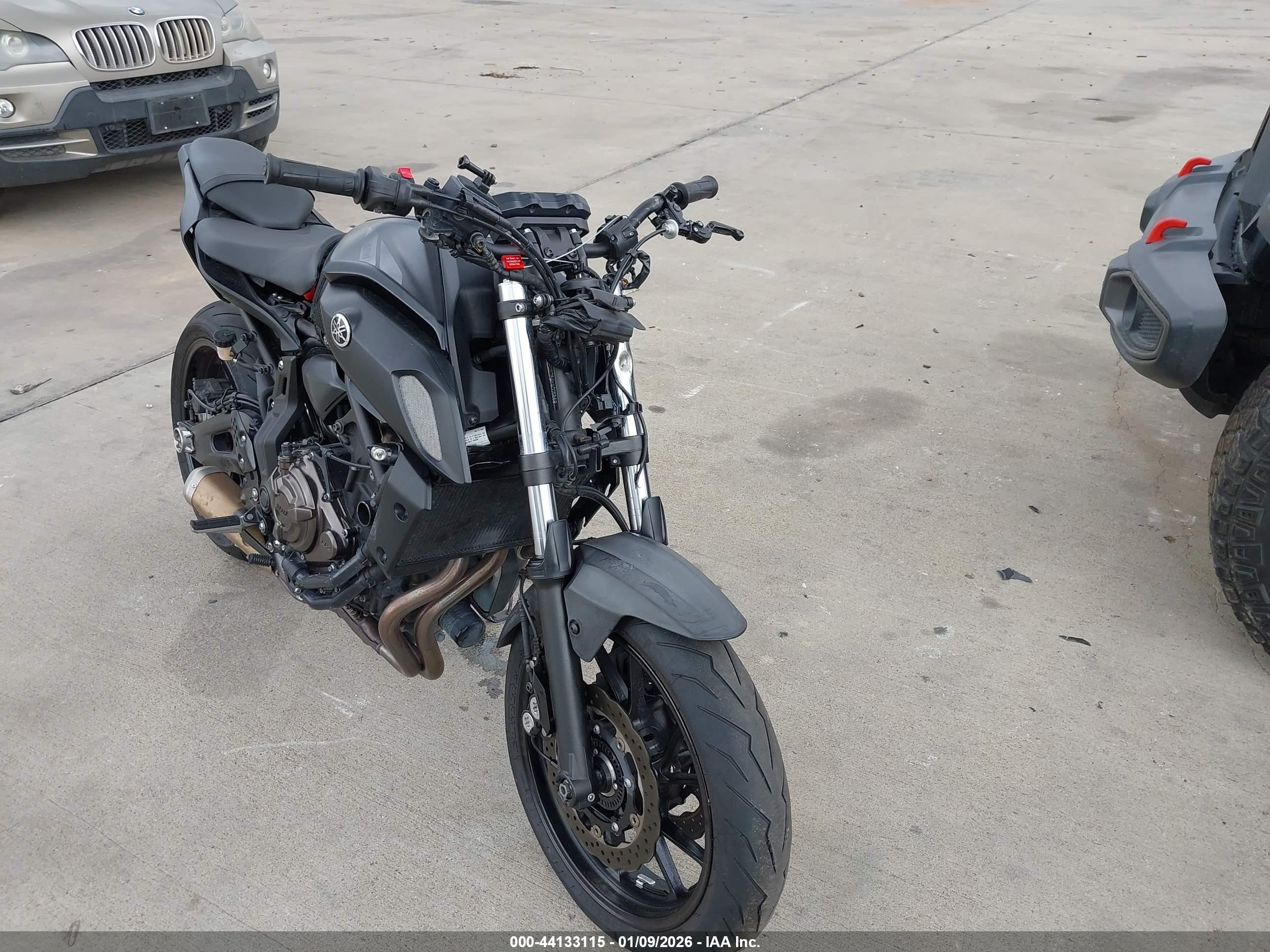 YAMAHA MT07 image 5