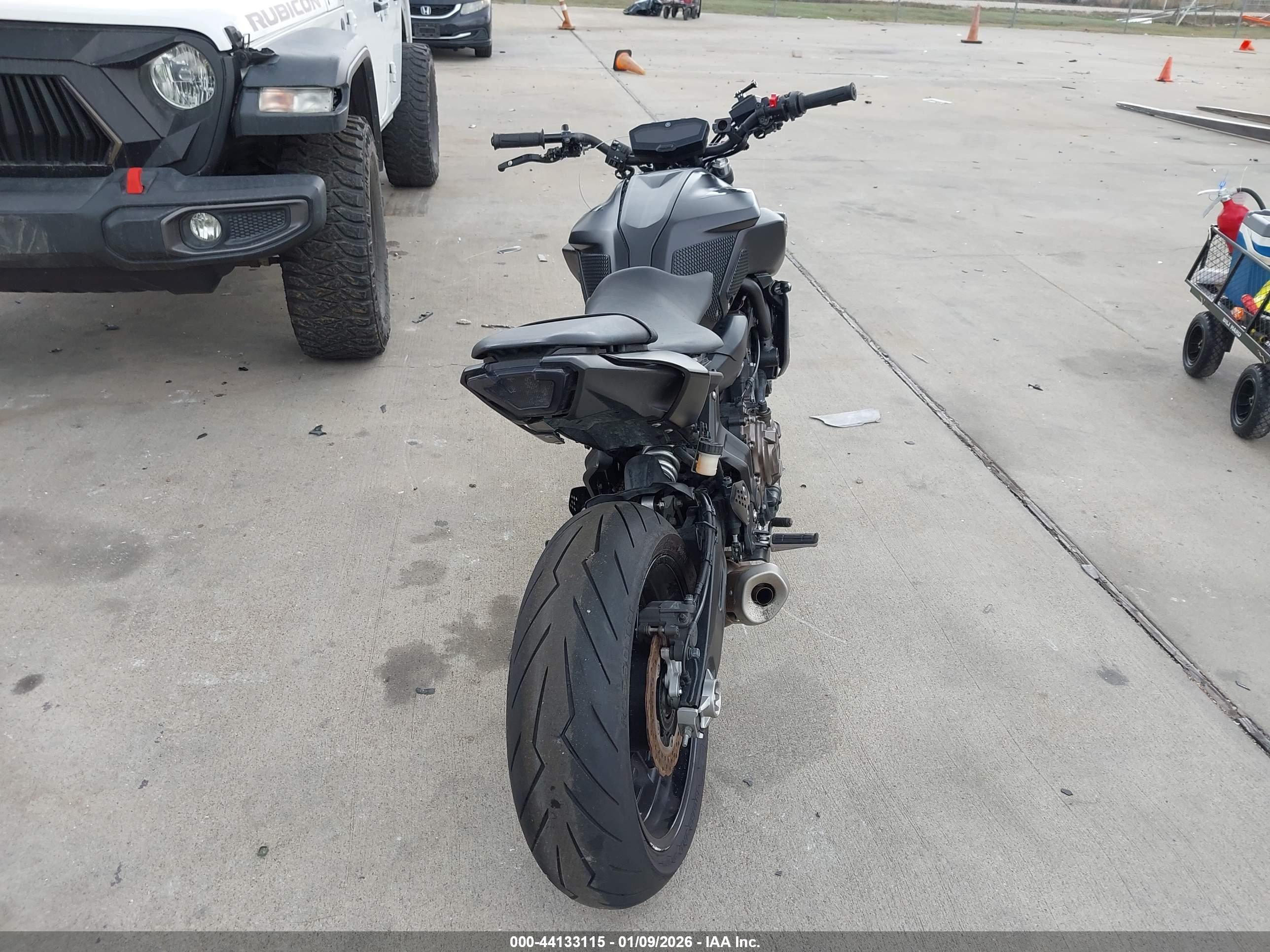 YAMAHA MT07 image 6