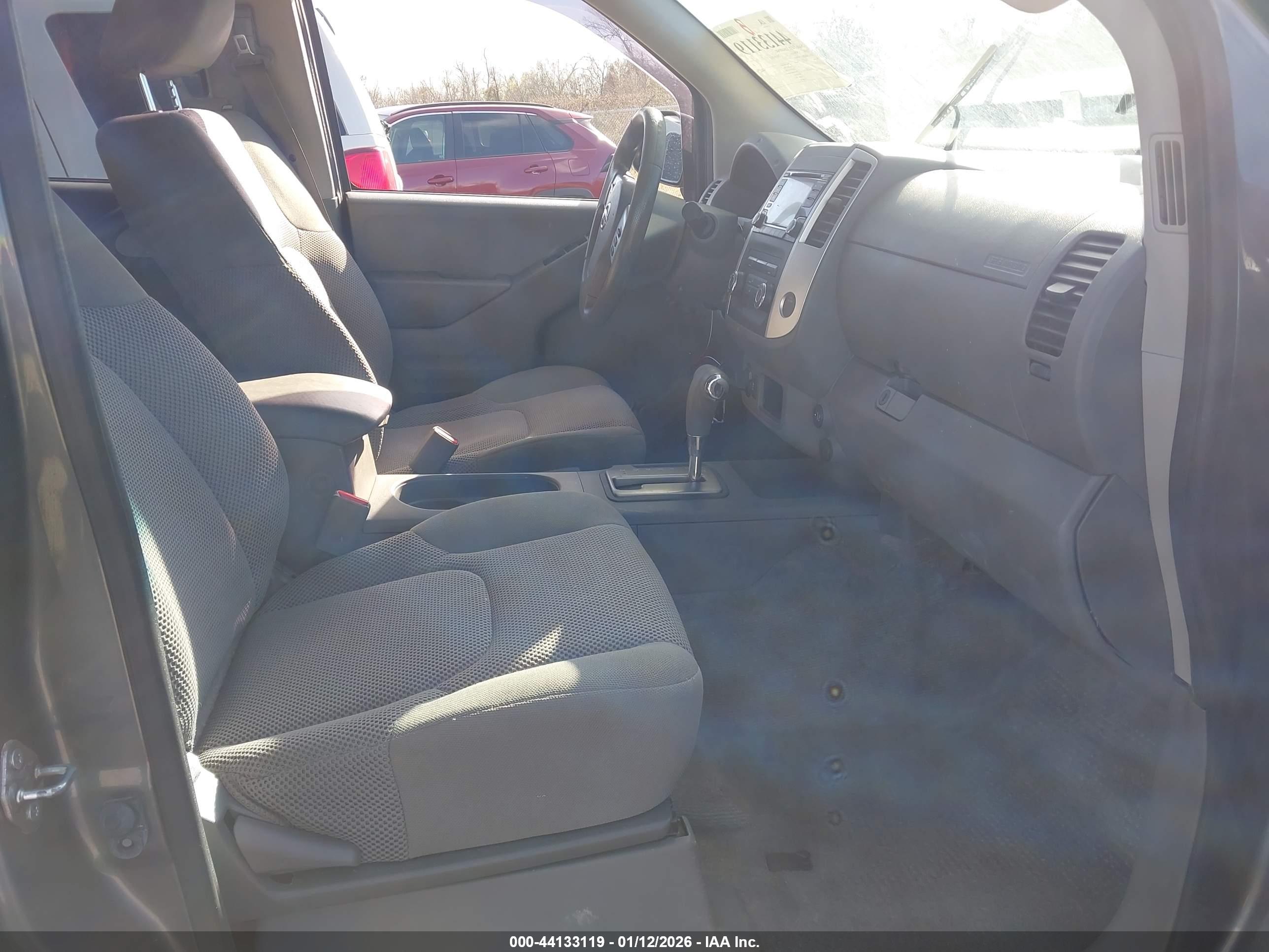 NISSAN FRONTIER image 5