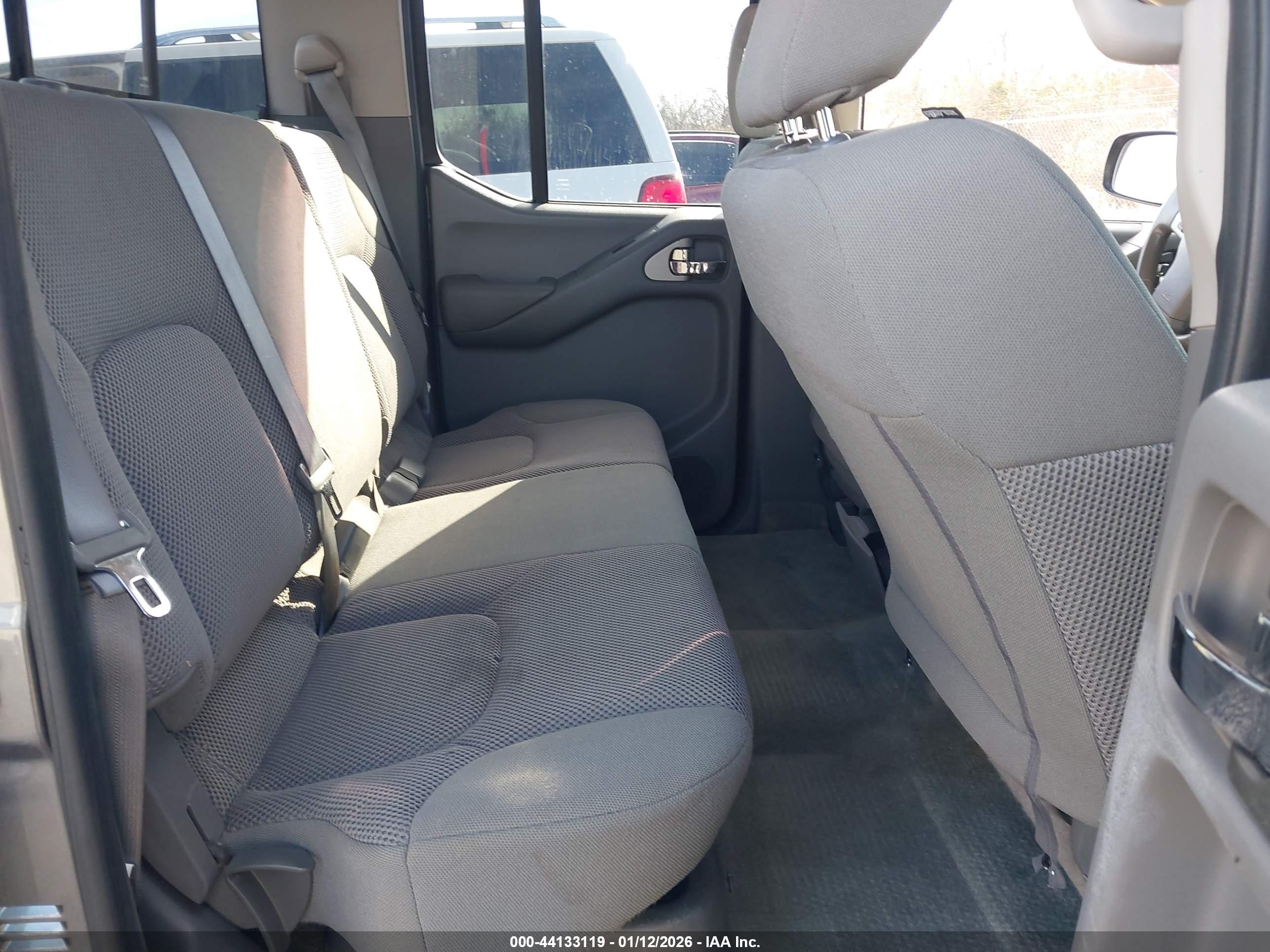 NISSAN FRONTIER image 8