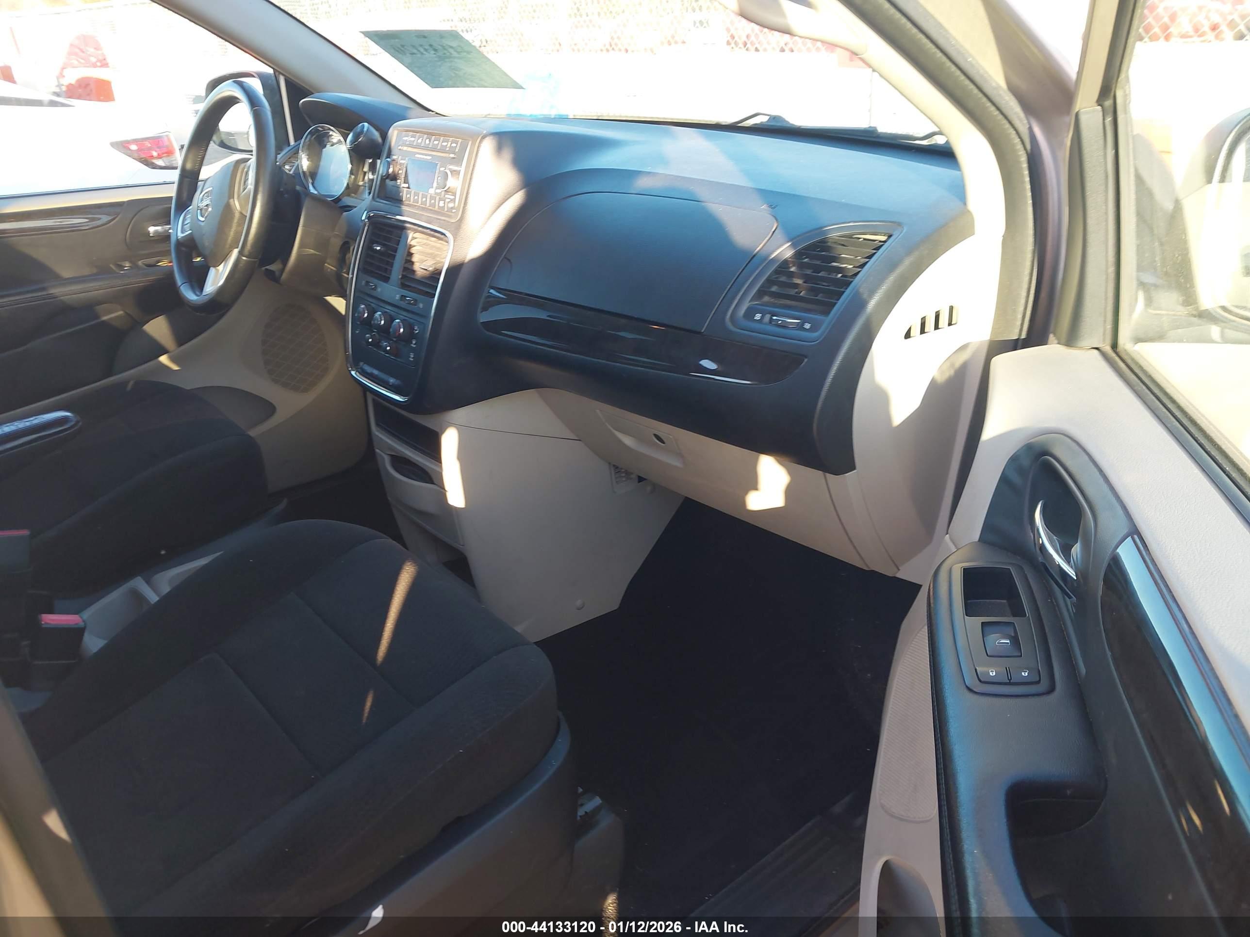 DODGE GRAND image 5