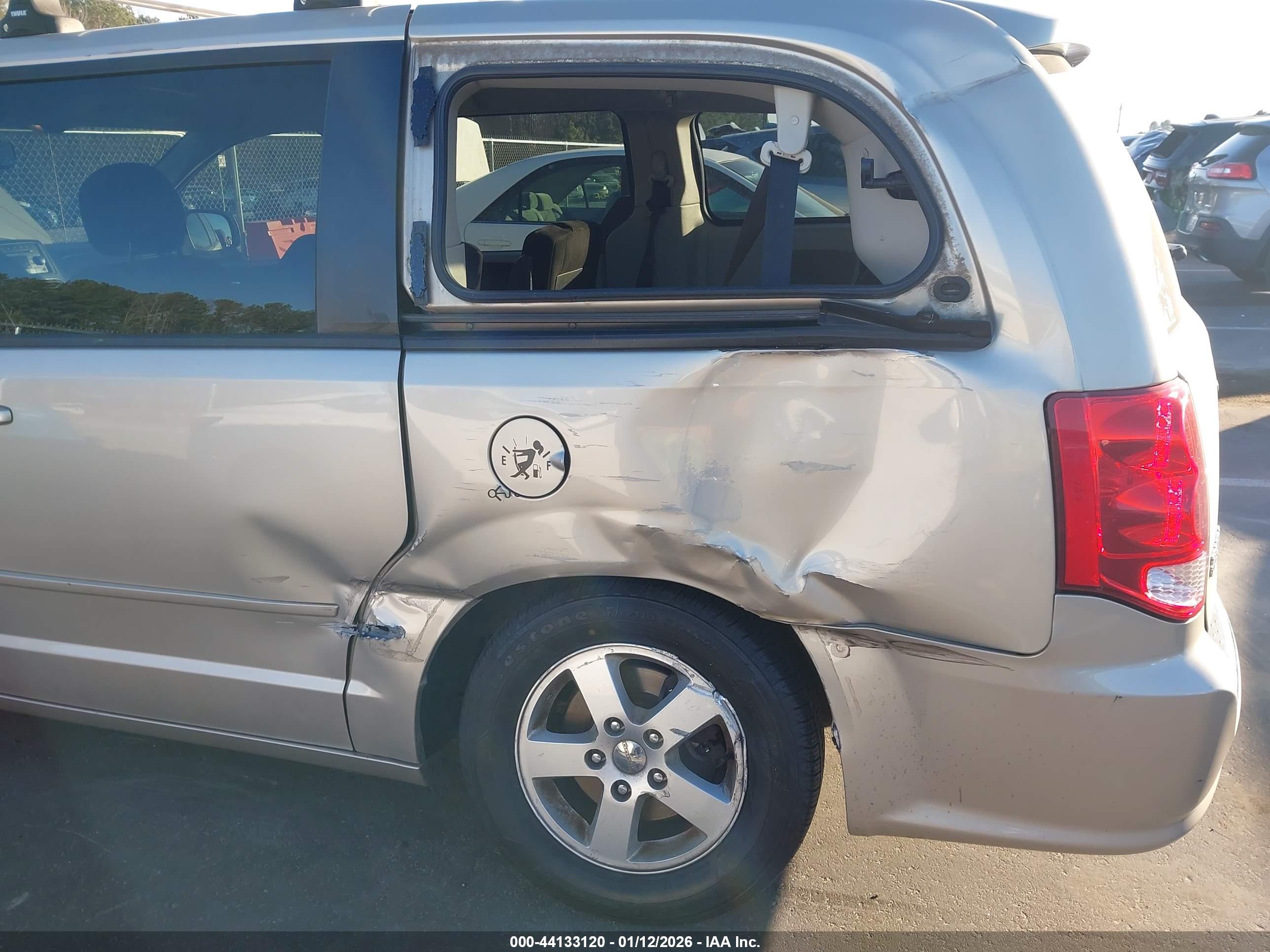 DODGE GRAND image 6