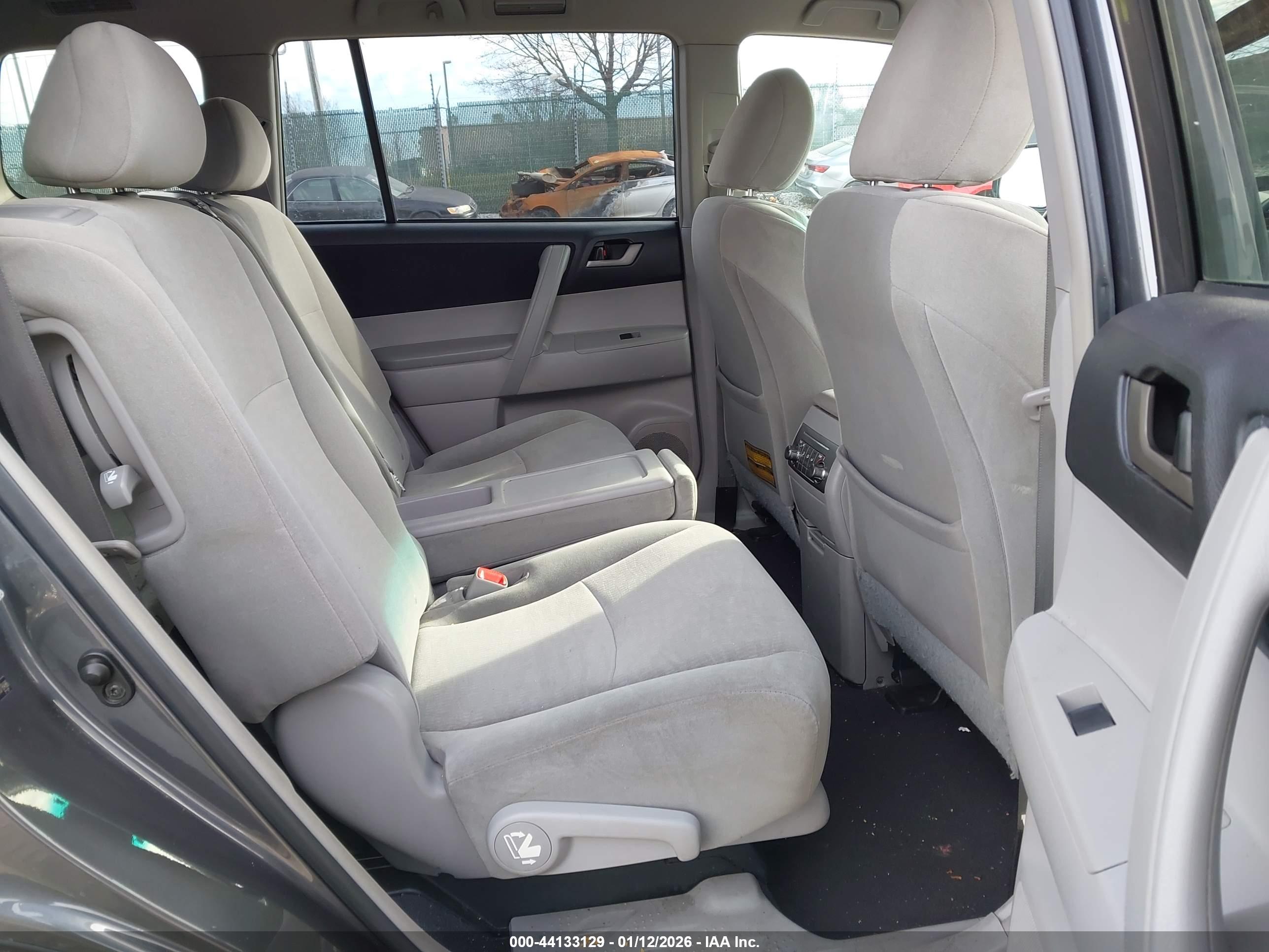 TOYOTA HIGHLANDER image 8