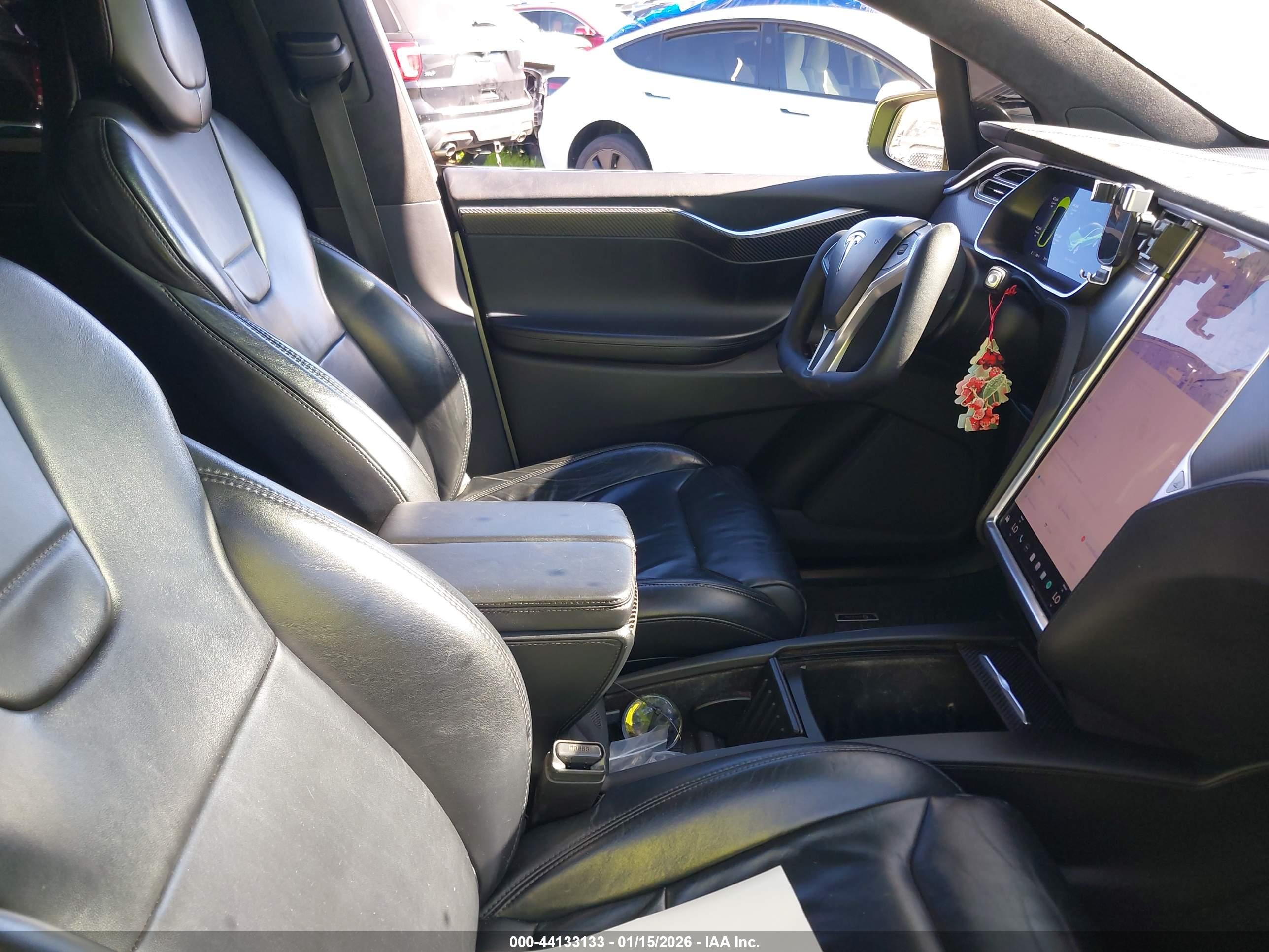 TESLA MODEL image 5