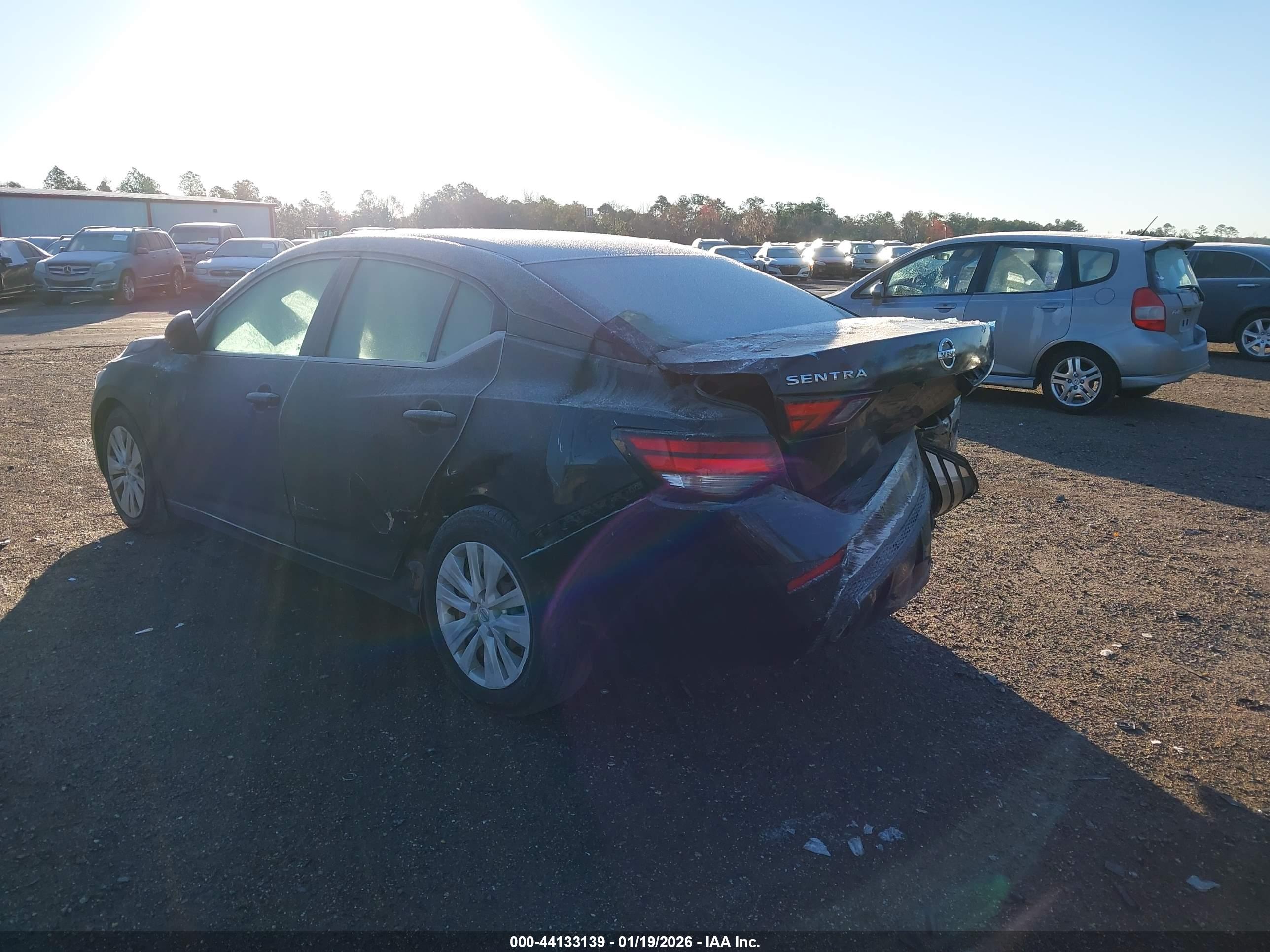 NISSAN SENTRA image 3