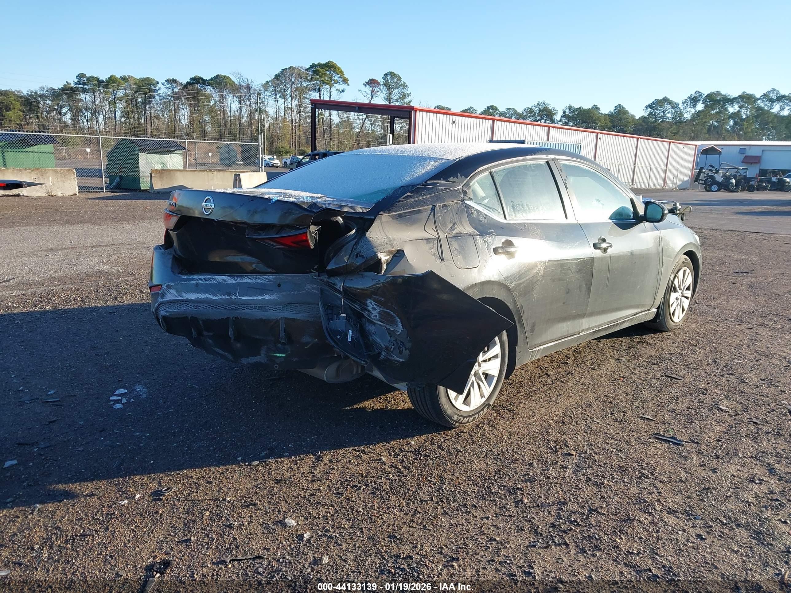 NISSAN SENTRA image 4