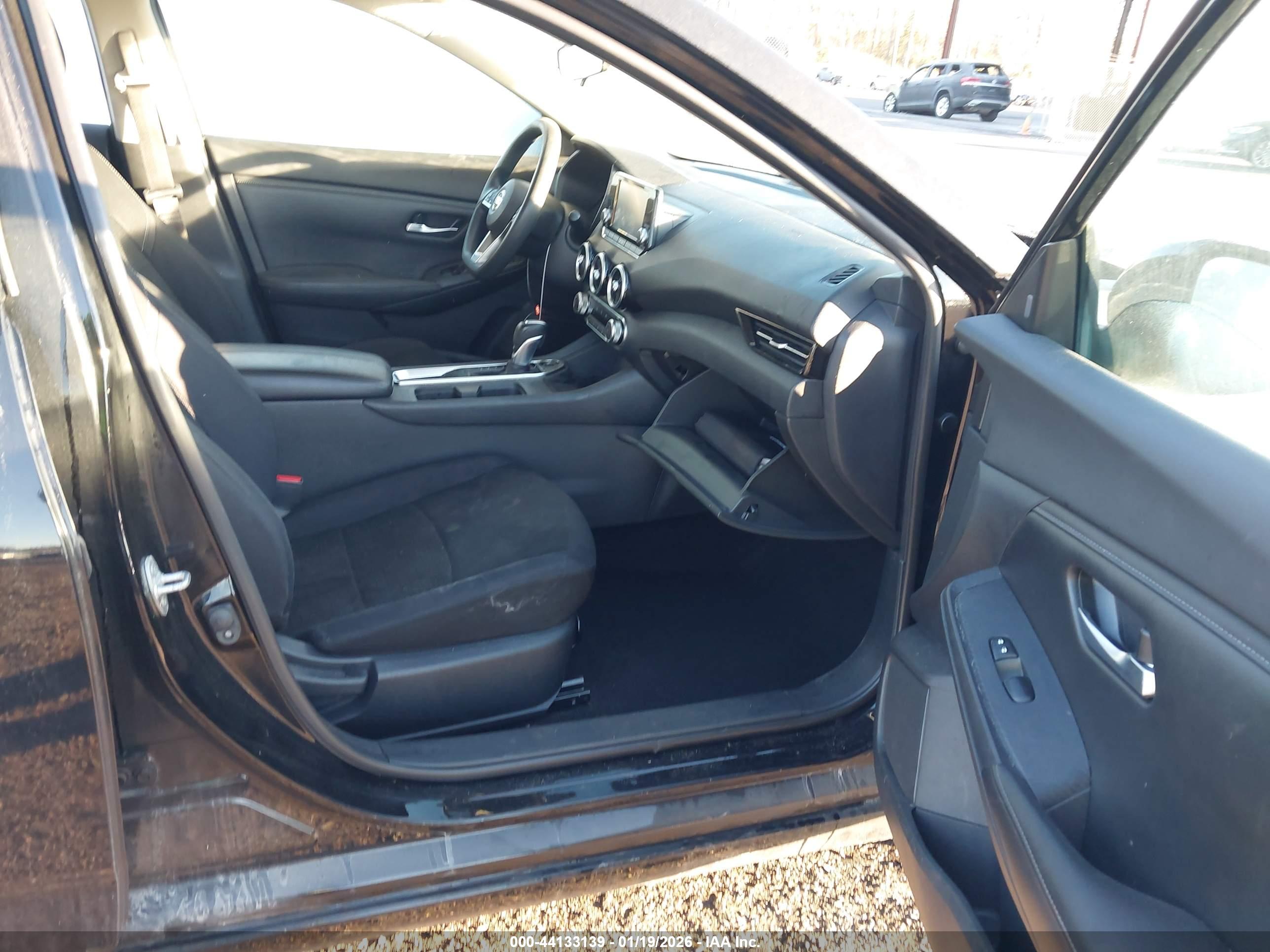 NISSAN SENTRA image 5