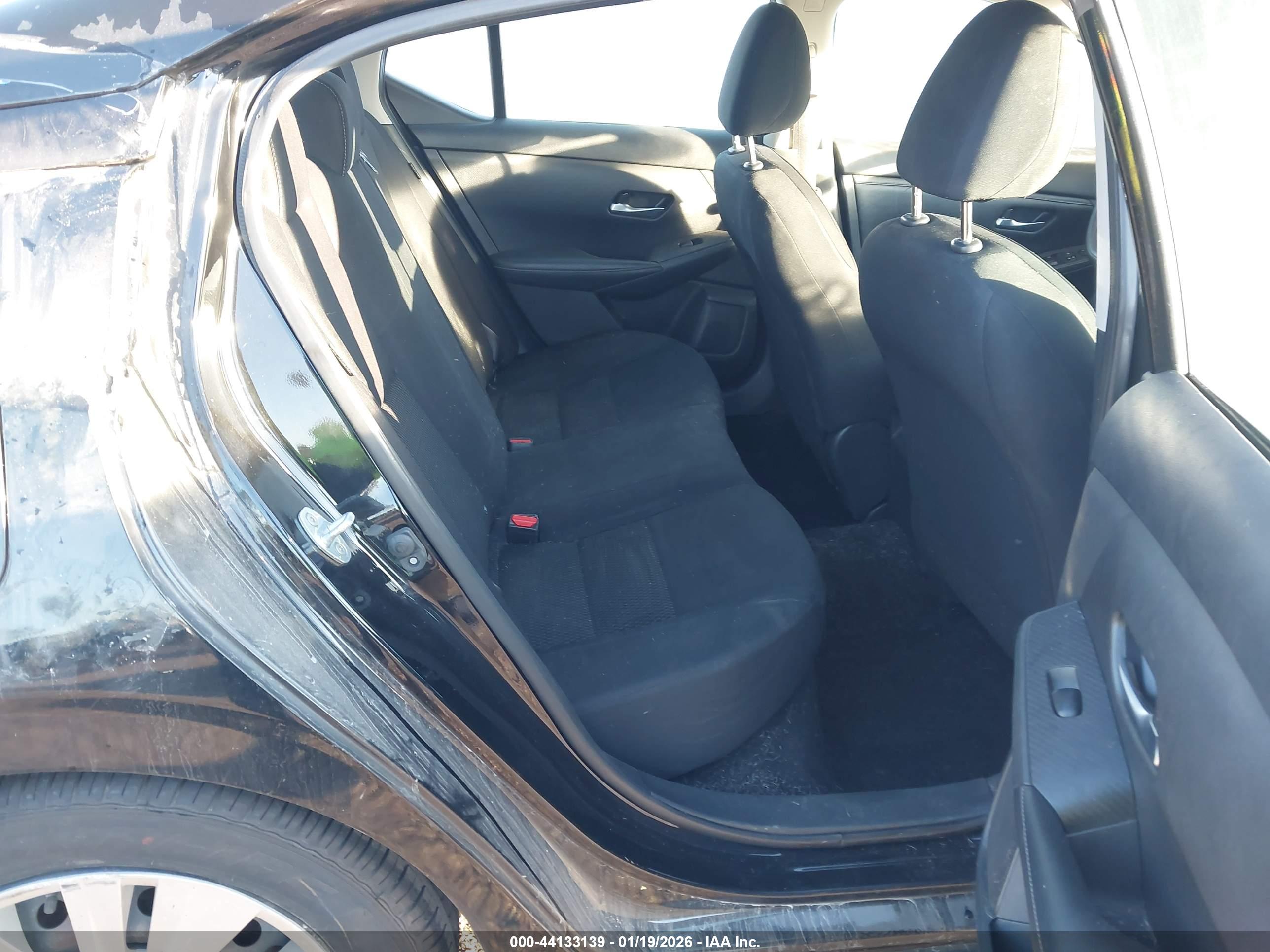 NISSAN SENTRA image 8