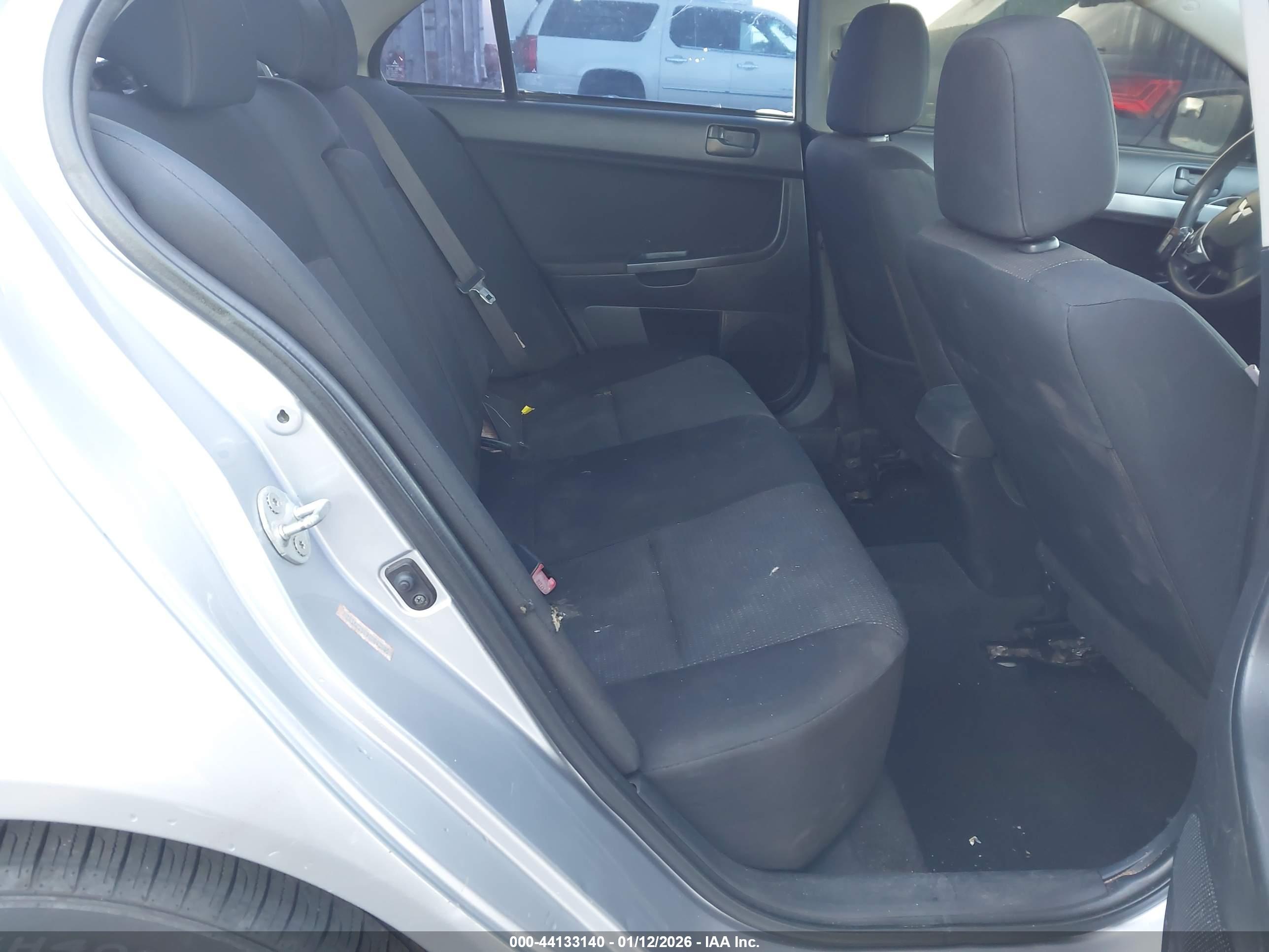 MITSUBISHI LANCER image 8