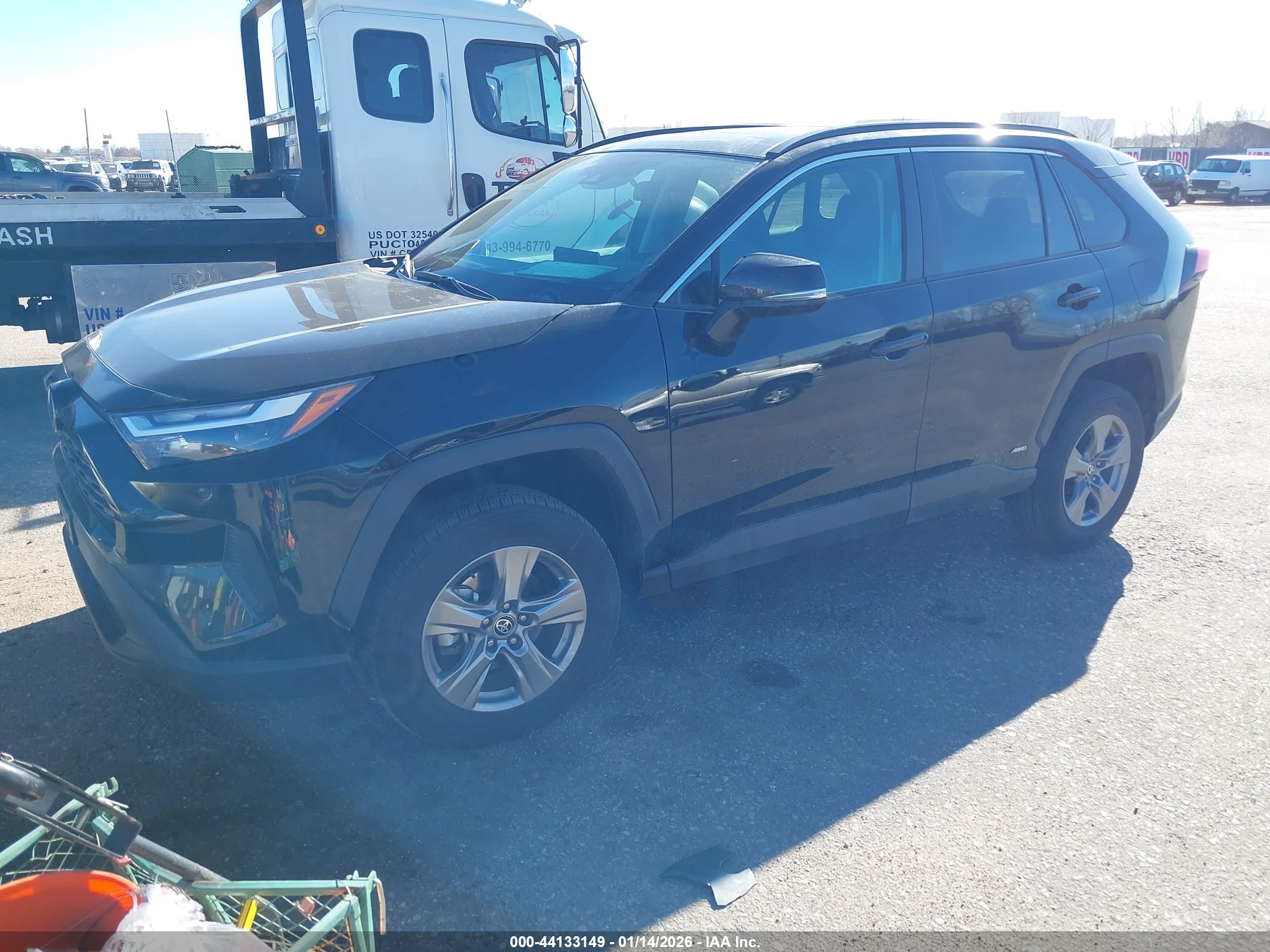 TOYOTA RAV4 image 2