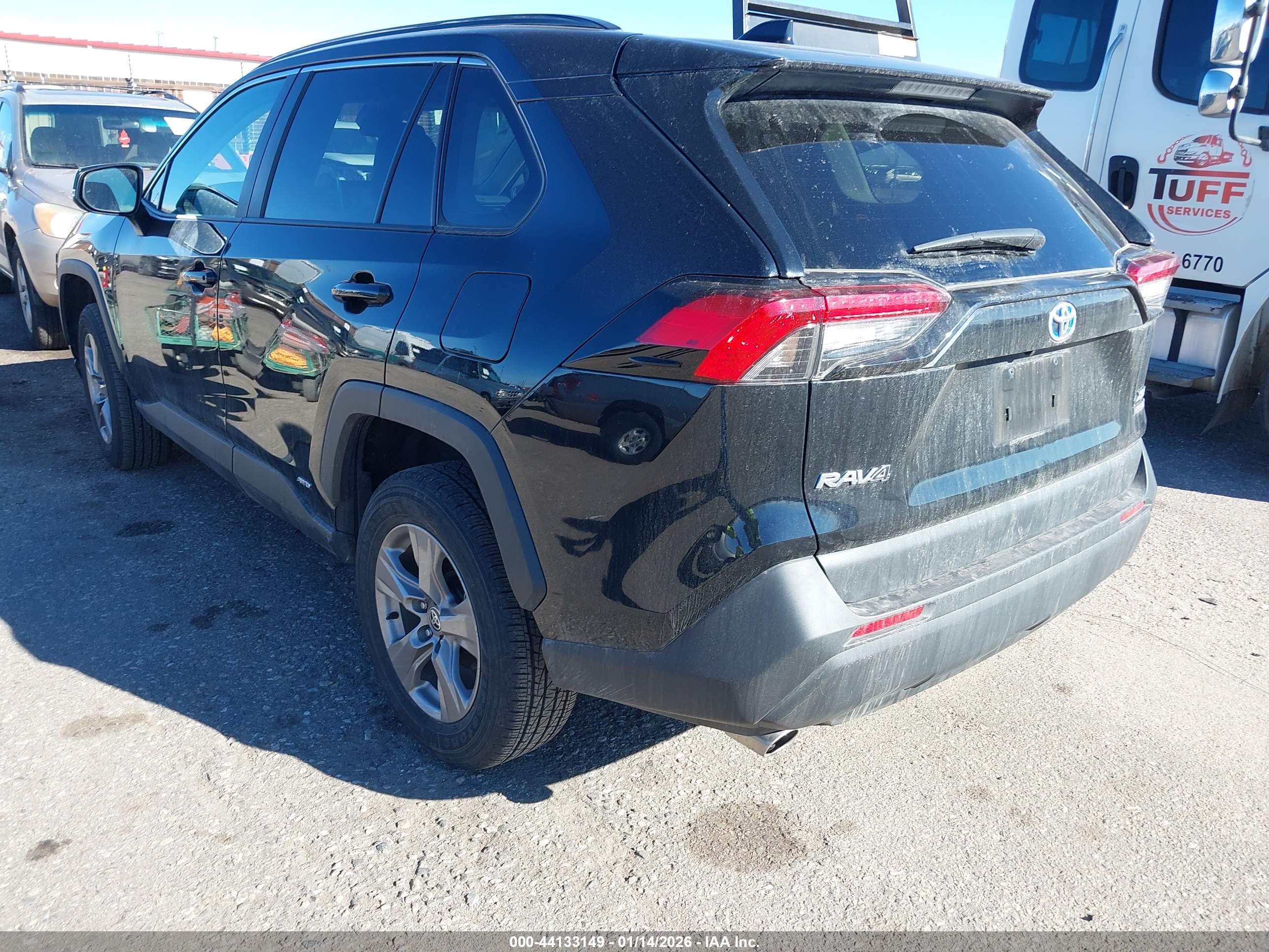 TOYOTA RAV4 image 3