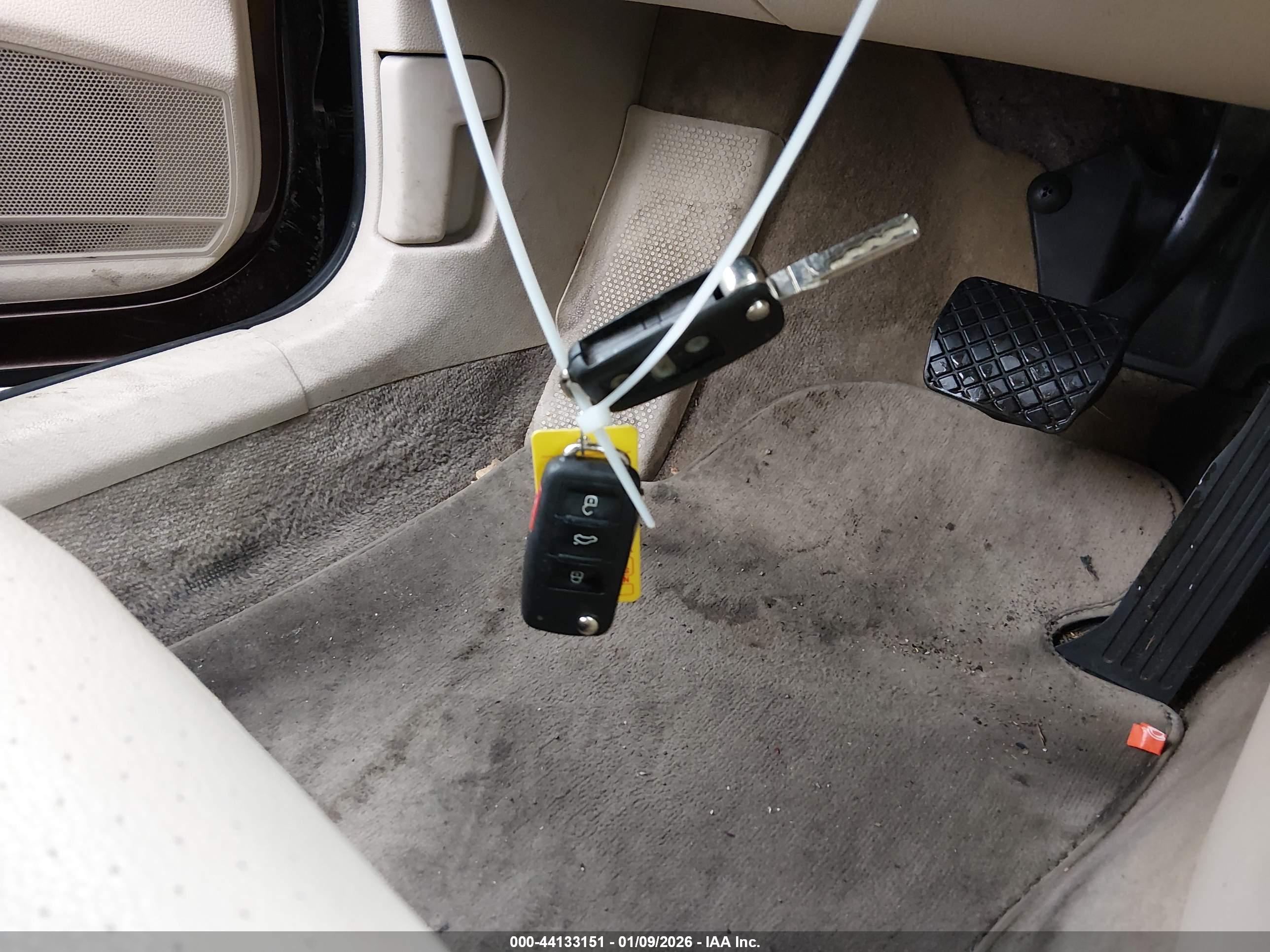 VOLKSWAGEN PASSAT image 11