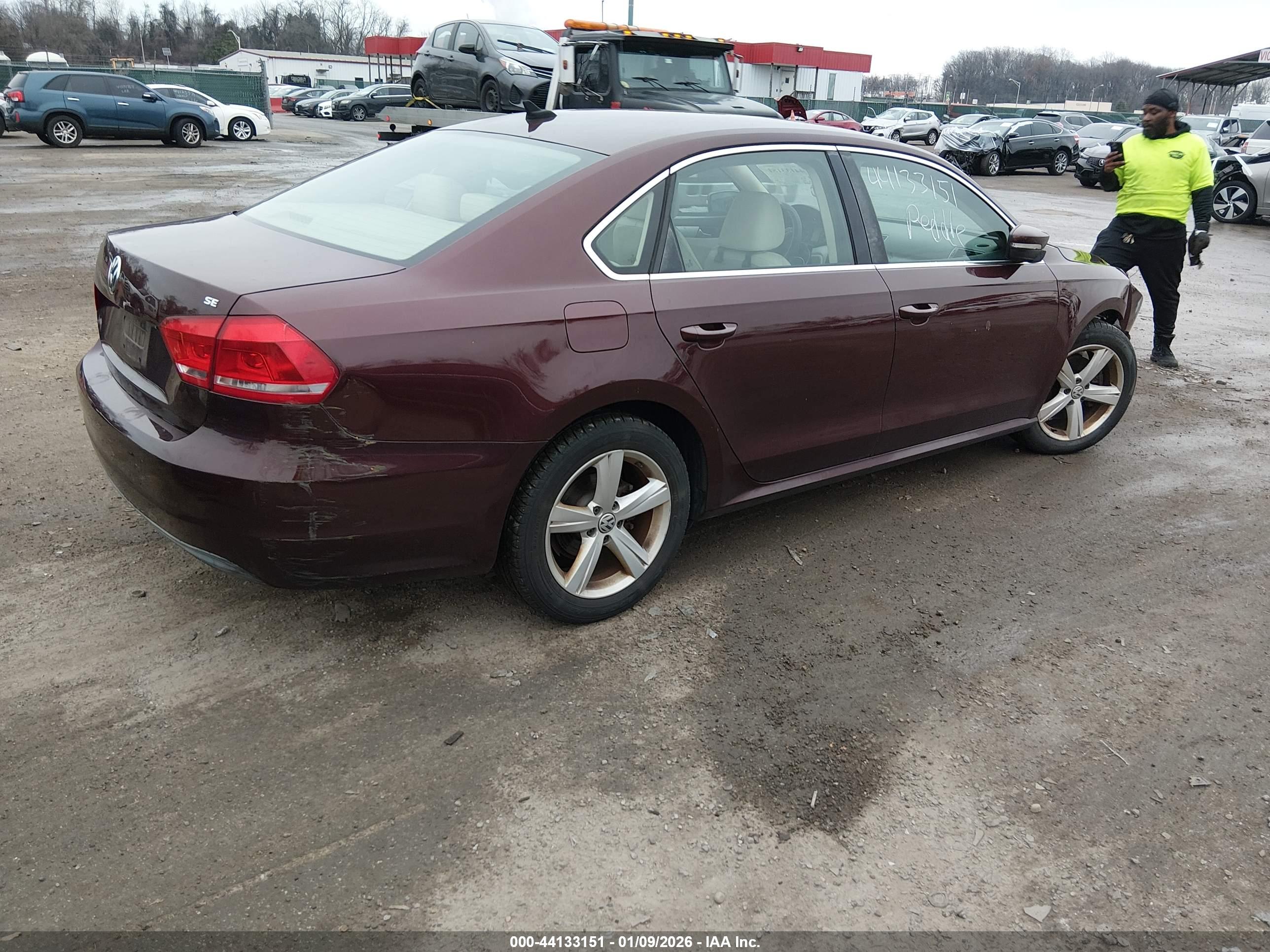 VOLKSWAGEN PASSAT image 4