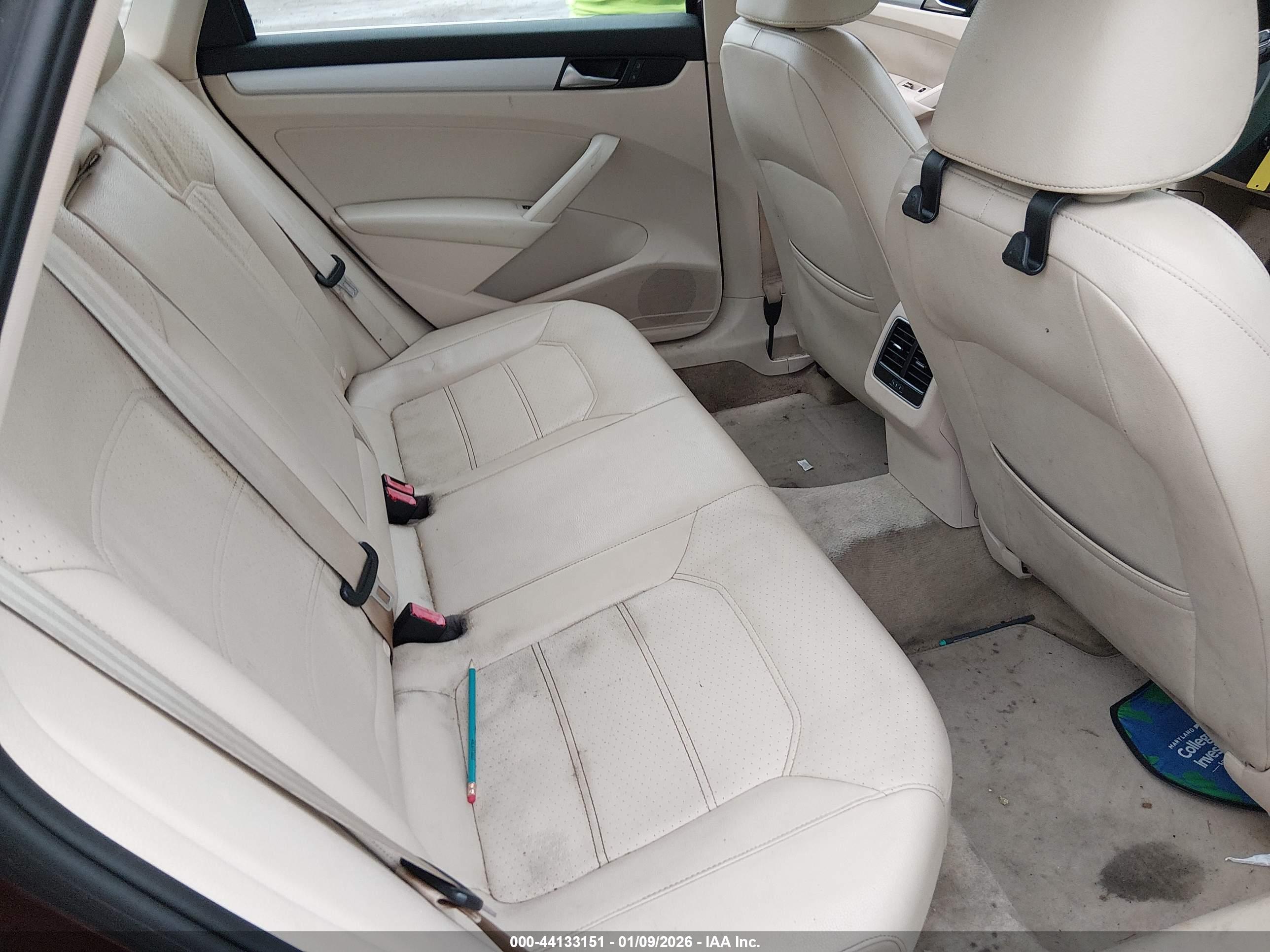 VOLKSWAGEN PASSAT image 8