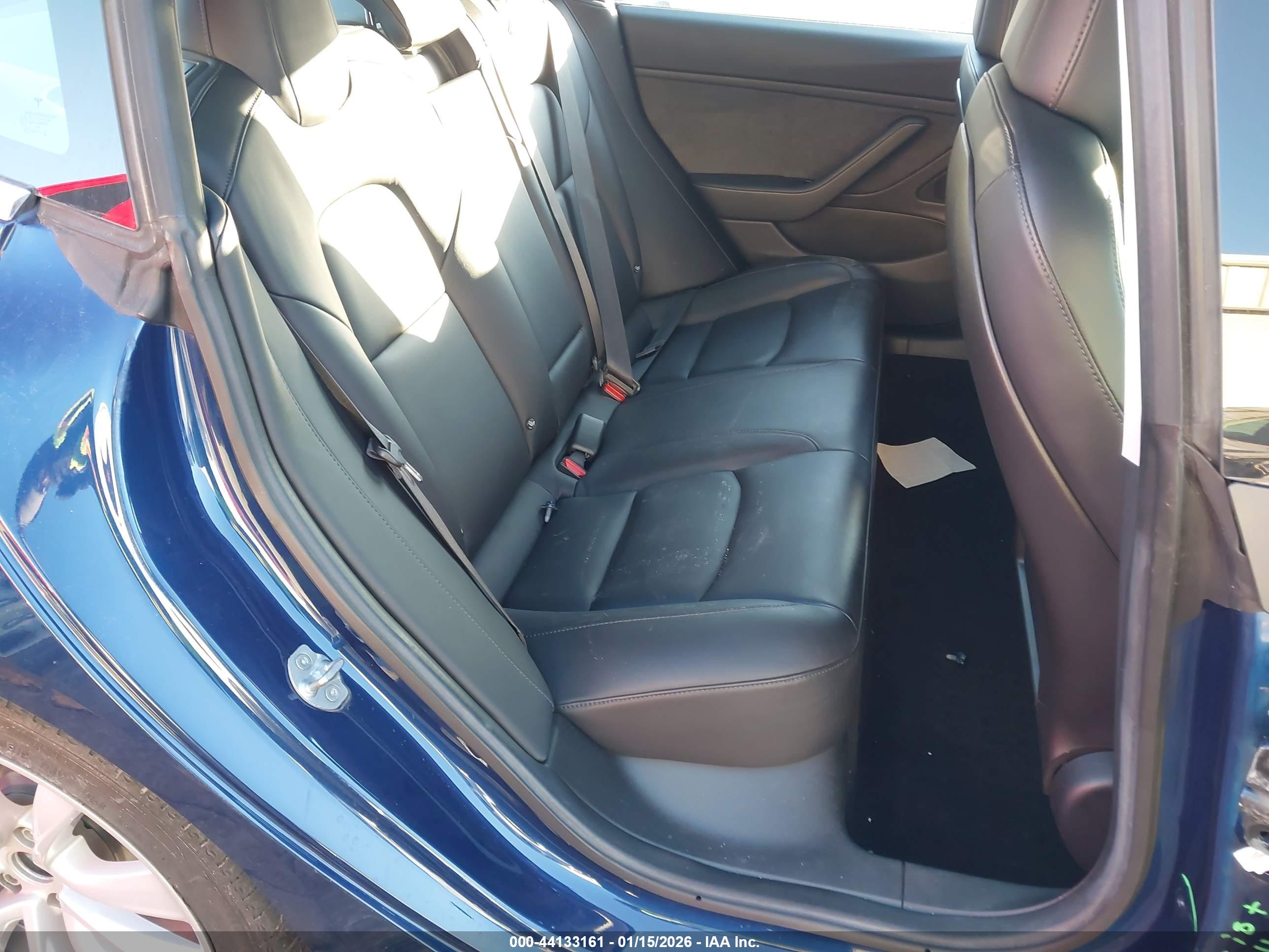 TESLA MODEL image 8