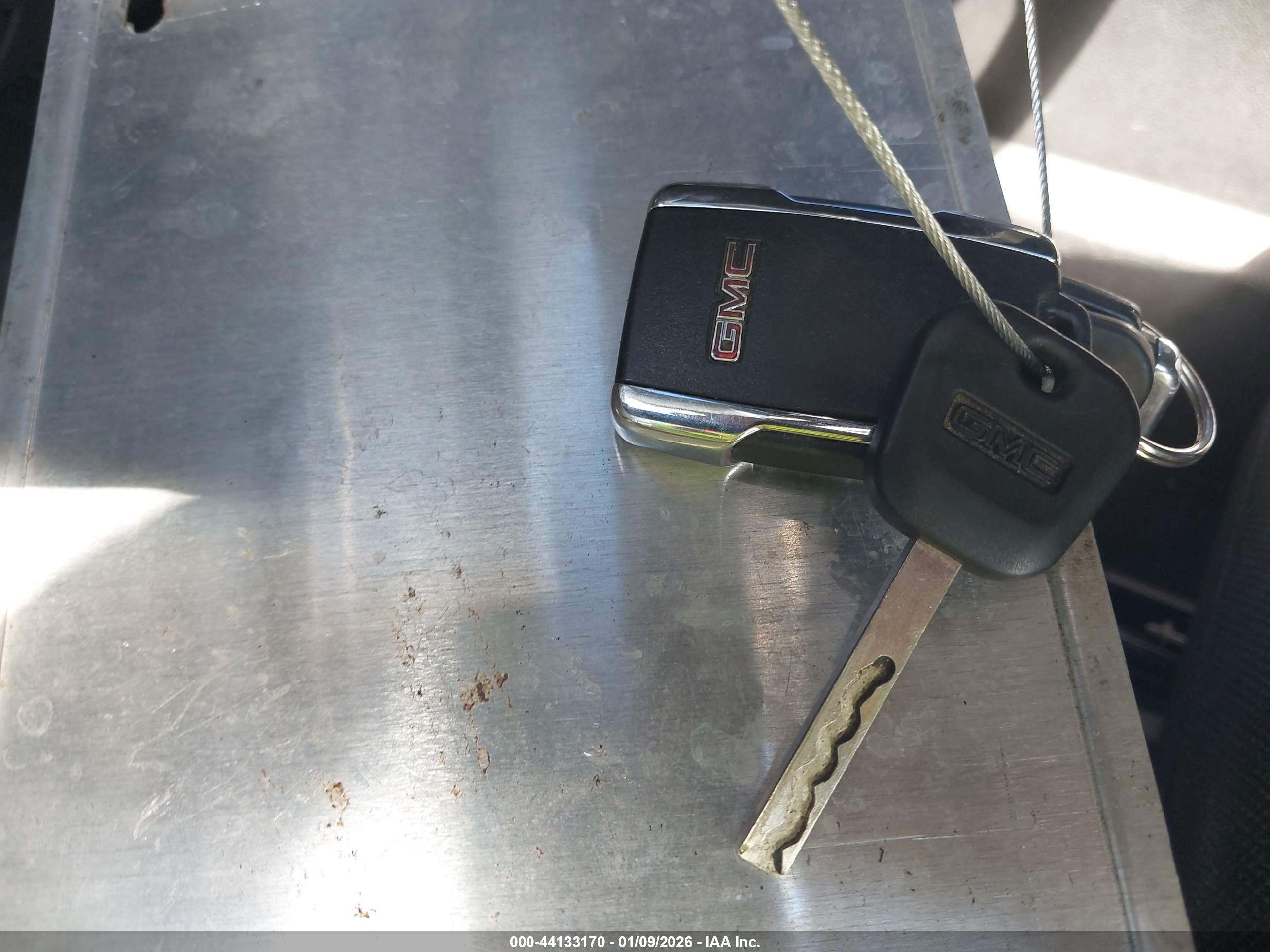 GMC SIERRA image 11