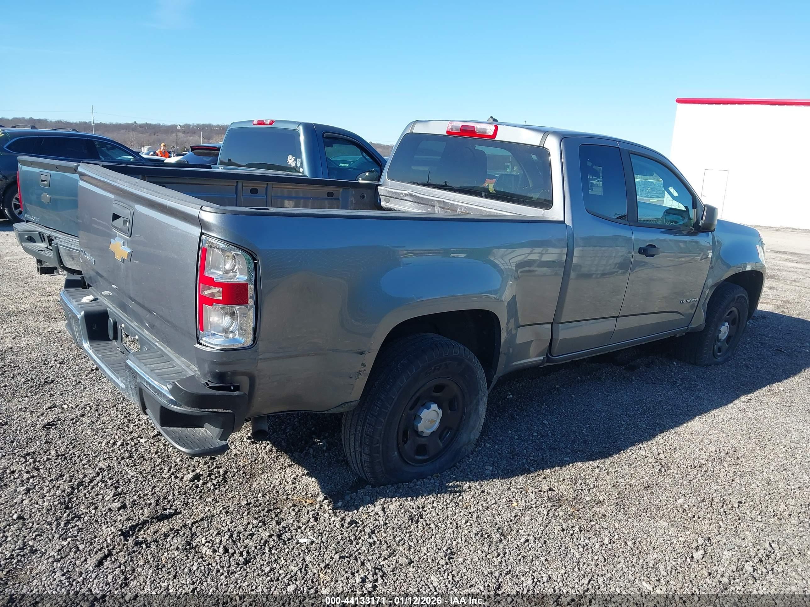 CHEVROLET COLORADO image 4