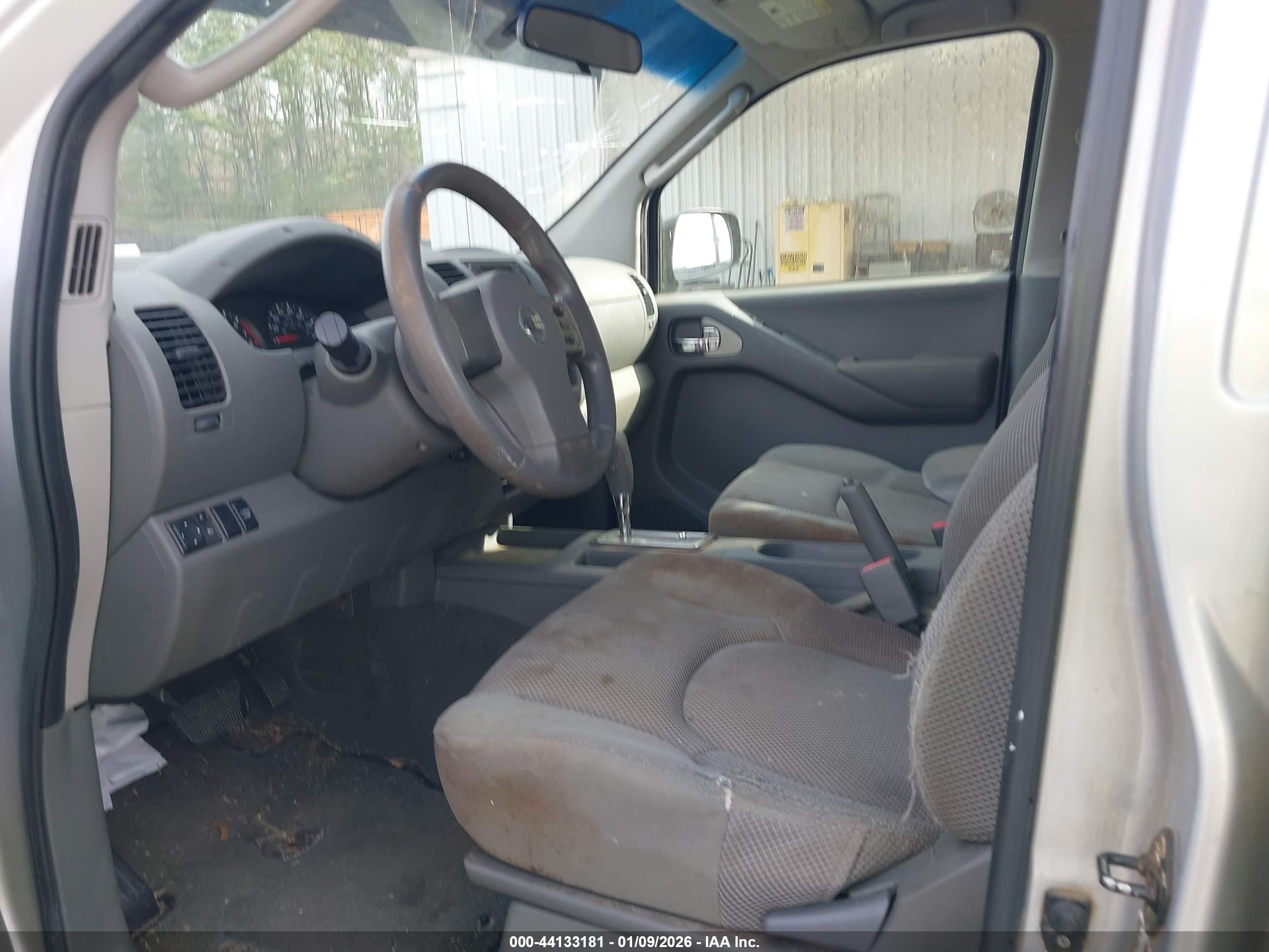 NISSAN FRONTIER image 5