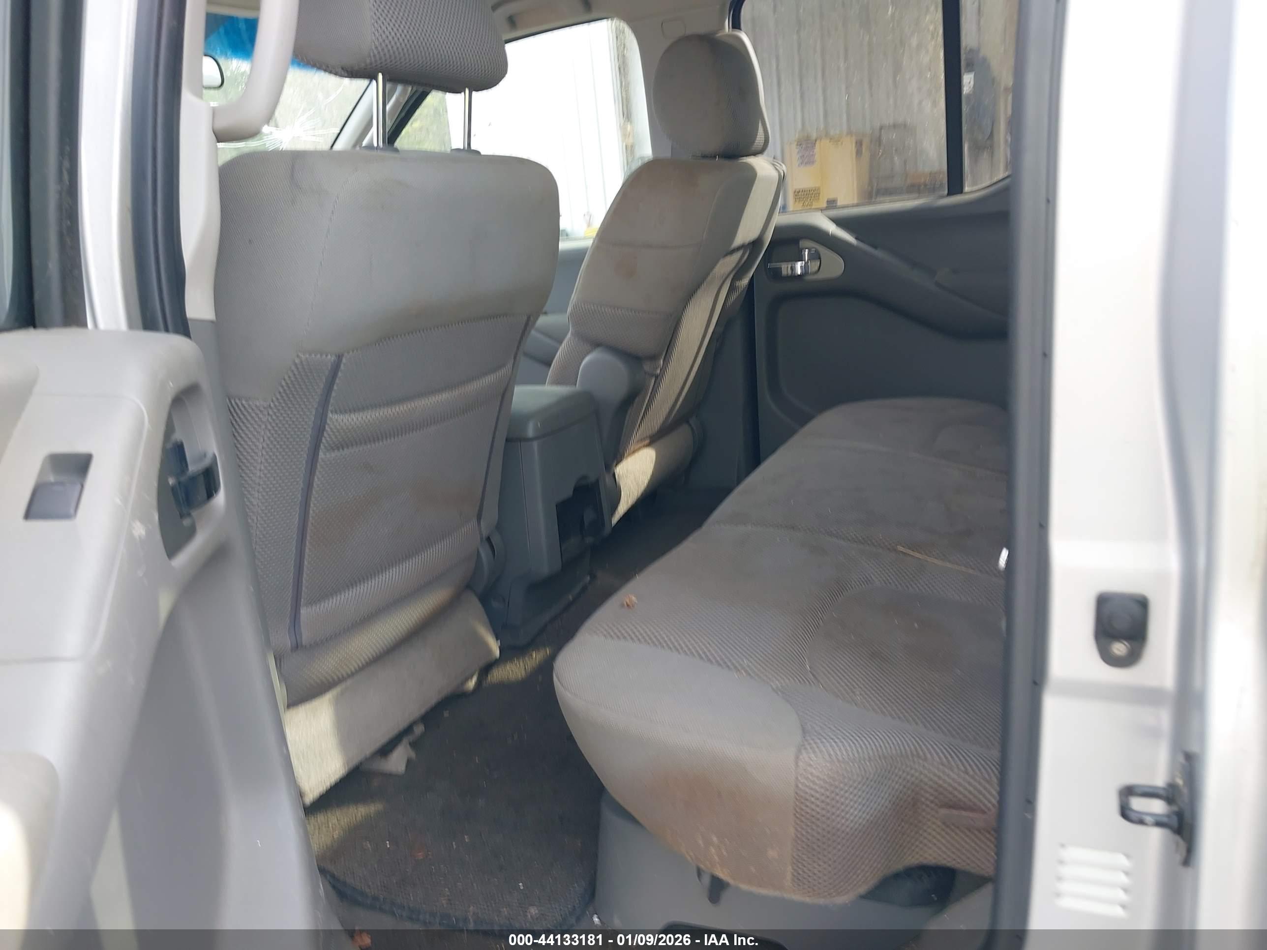 NISSAN FRONTIER image 8