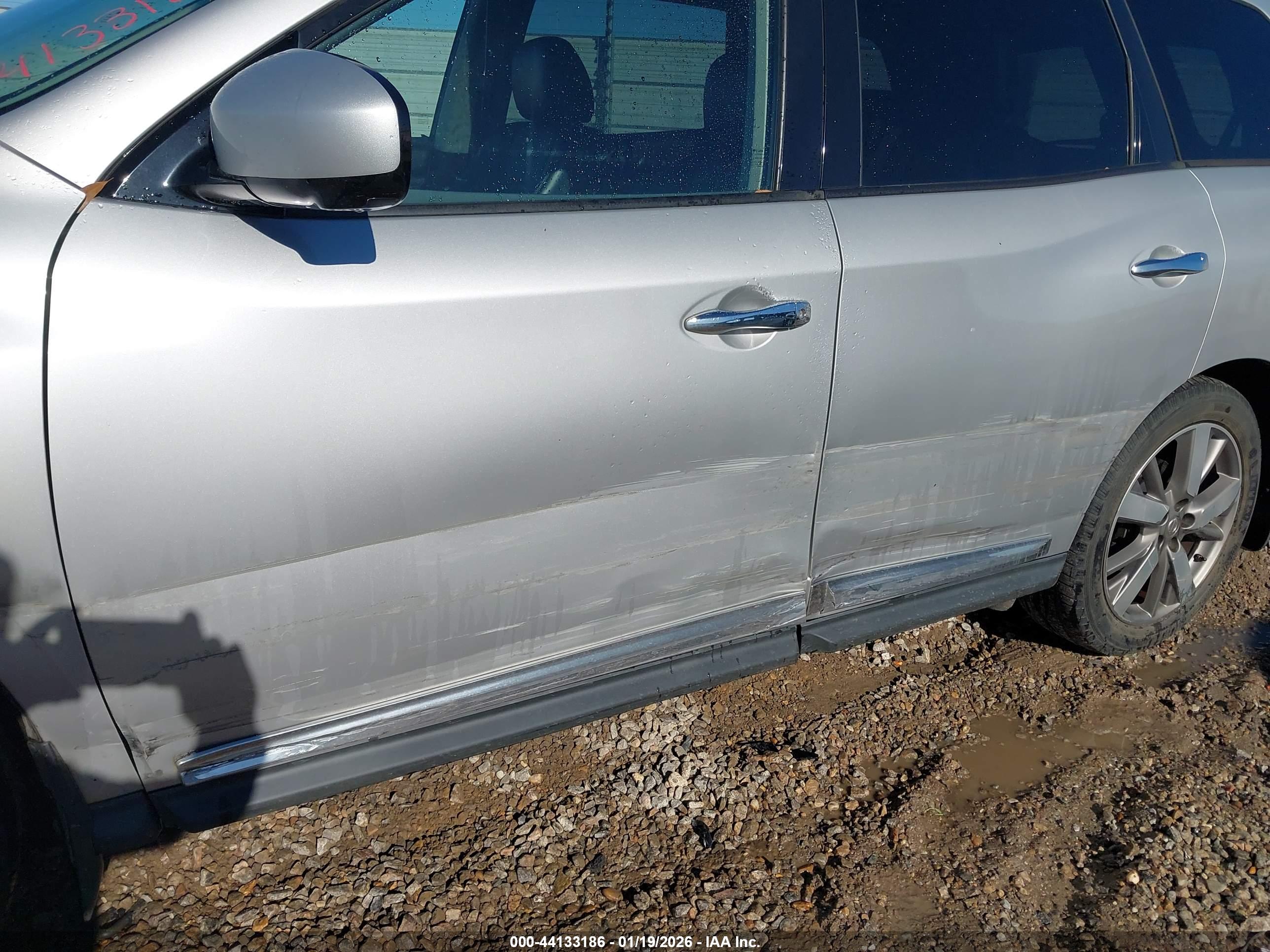 NISSAN PATHFINDER image 6