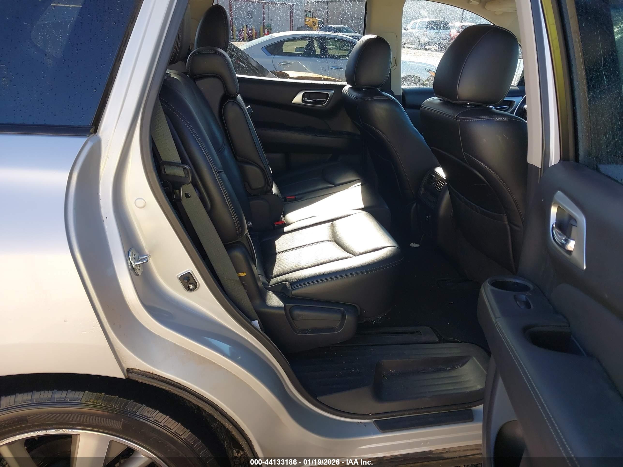 NISSAN PATHFINDER image 8