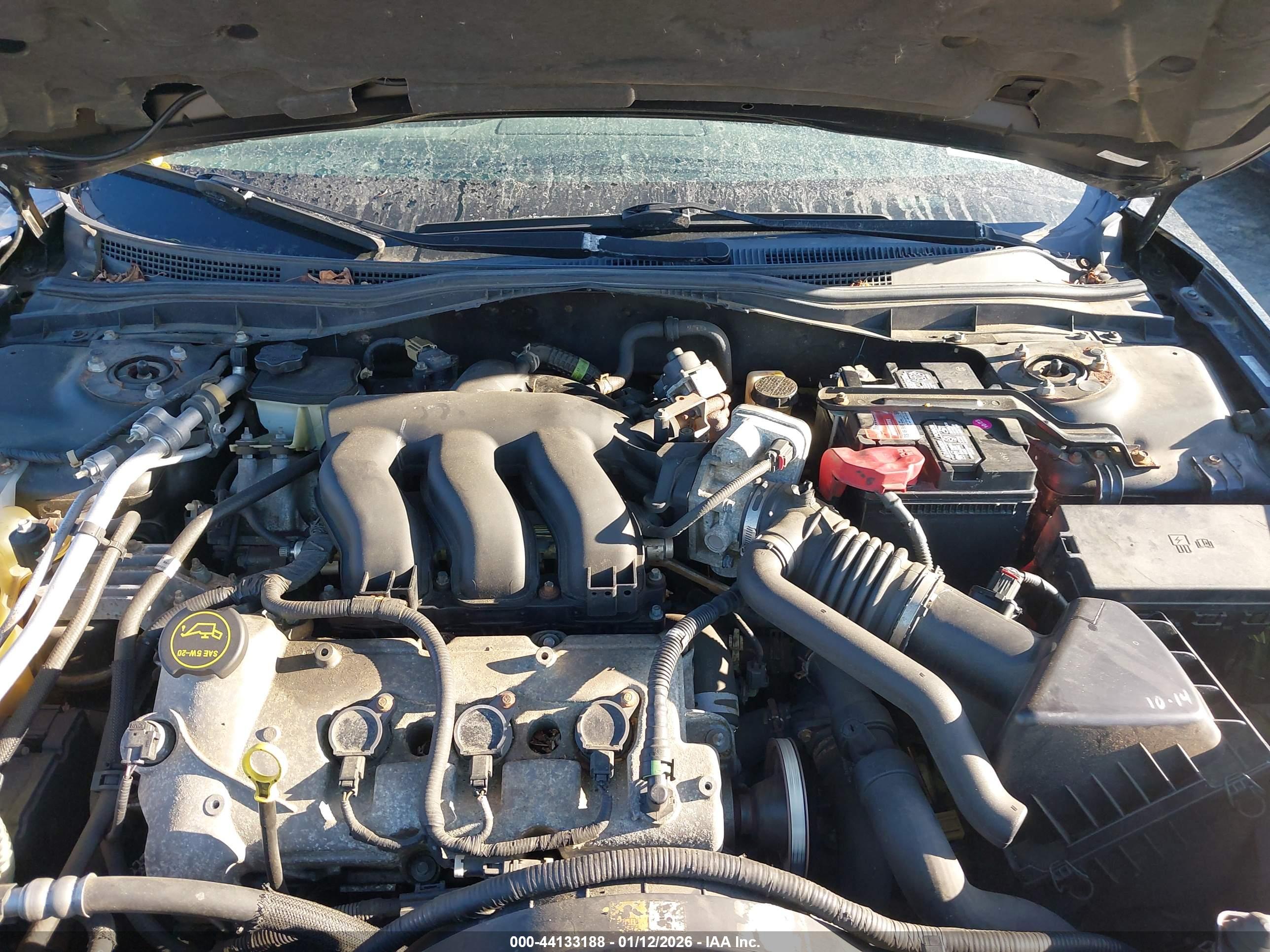 FORD FUSION image 10