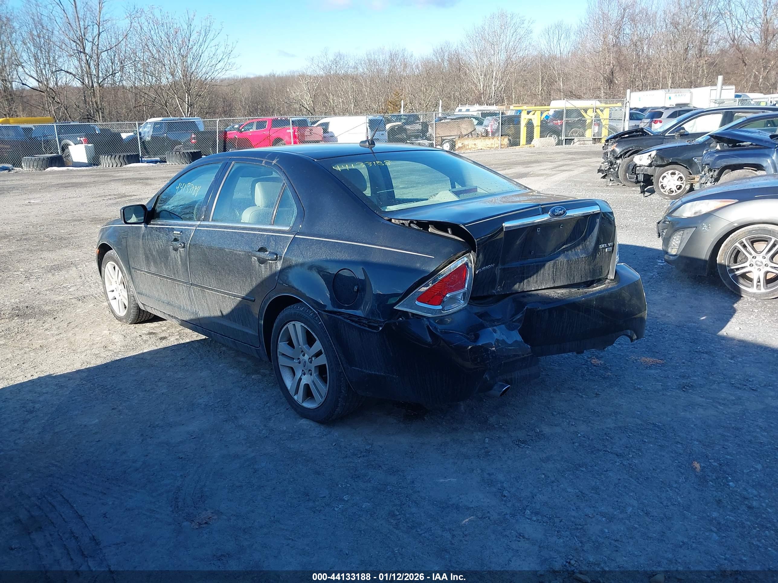 FORD FUSION image 3