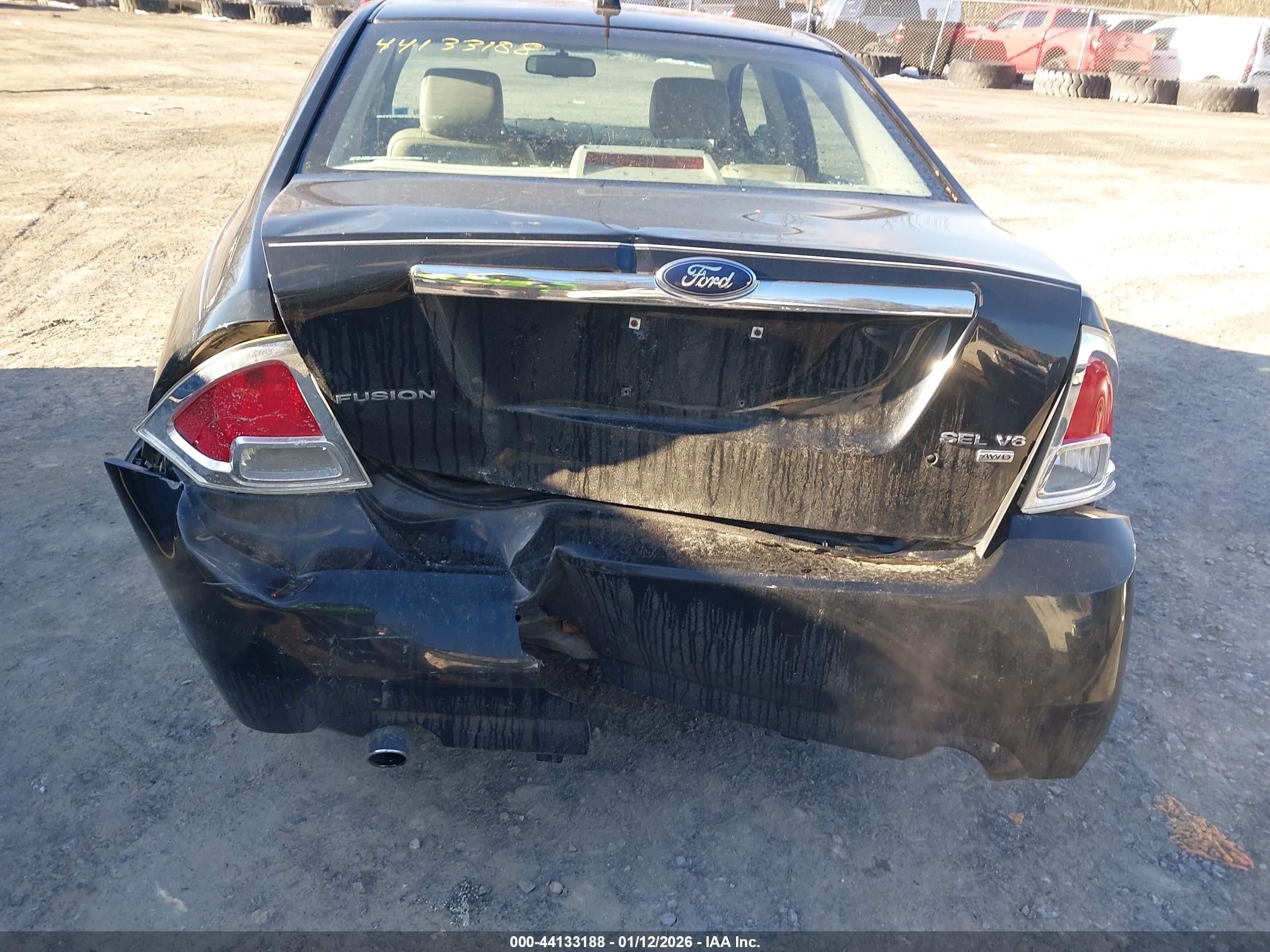 FORD FUSION image 6
