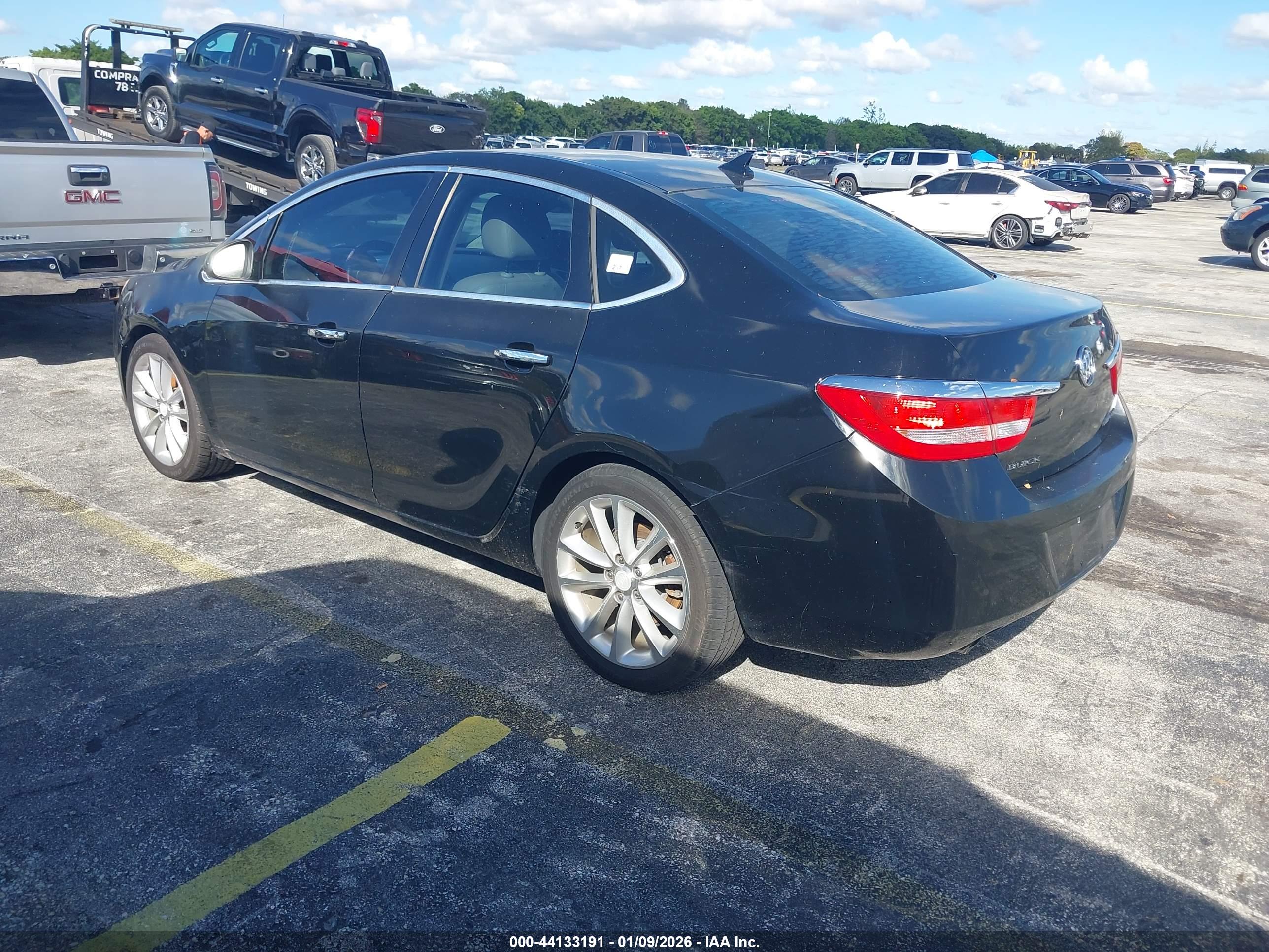 BUICK VERANO image 3