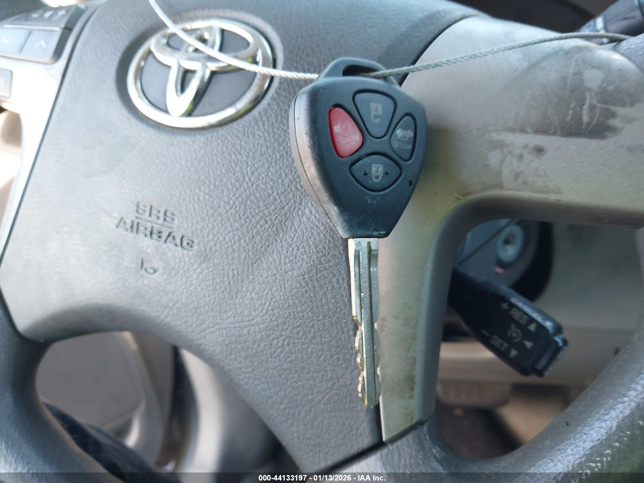 TOYOTA CAMRY image 11